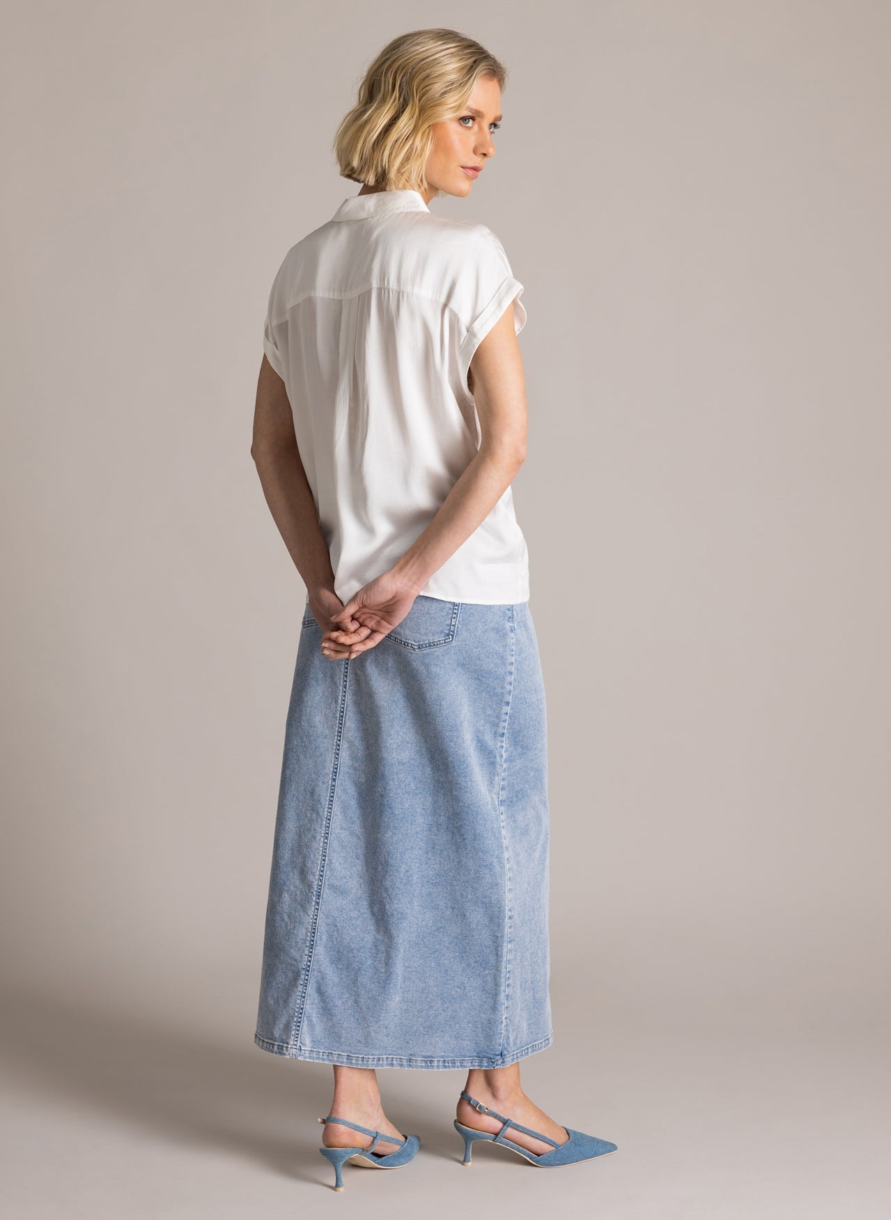 Sandra Essential | Off White