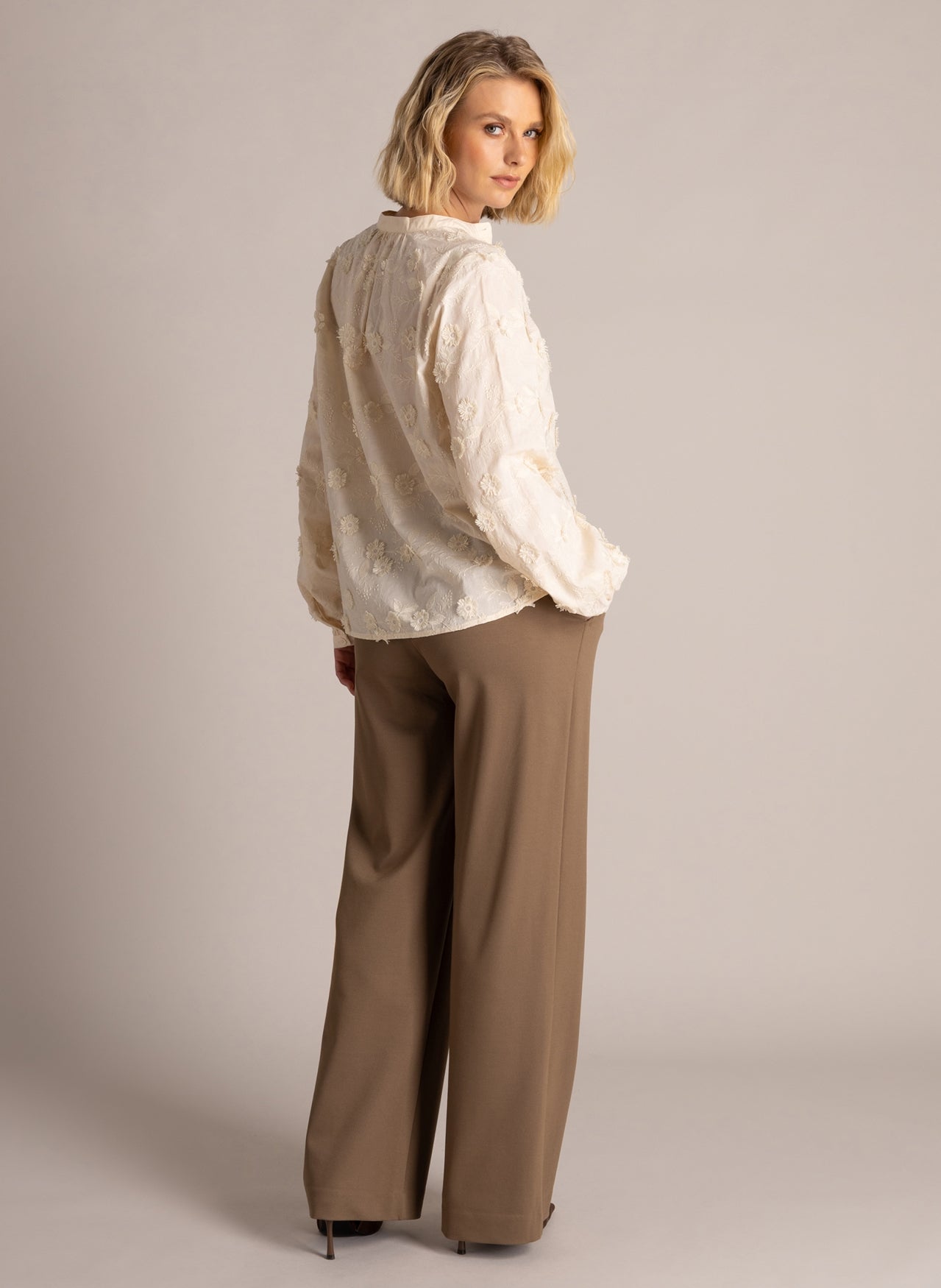 Raya Essential | Beige Cream