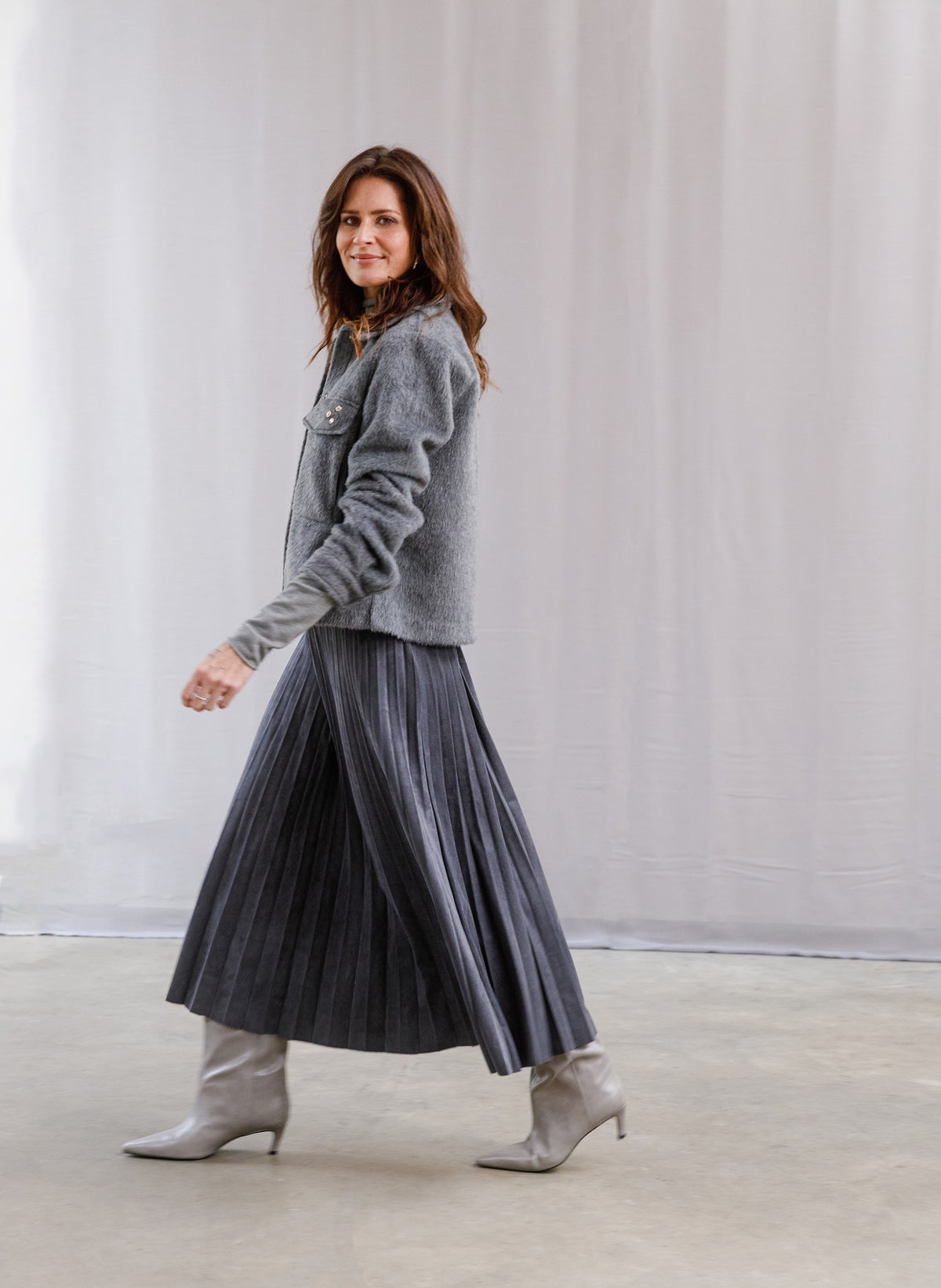 Ulisa | Warm Grey