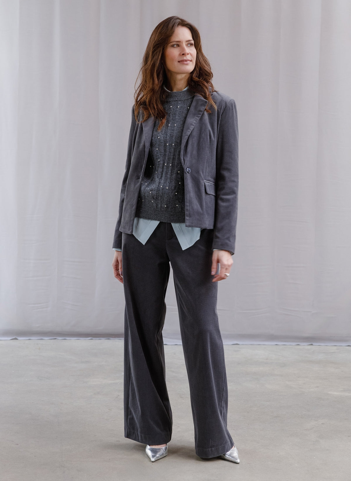 Ulaina | Warm Grey