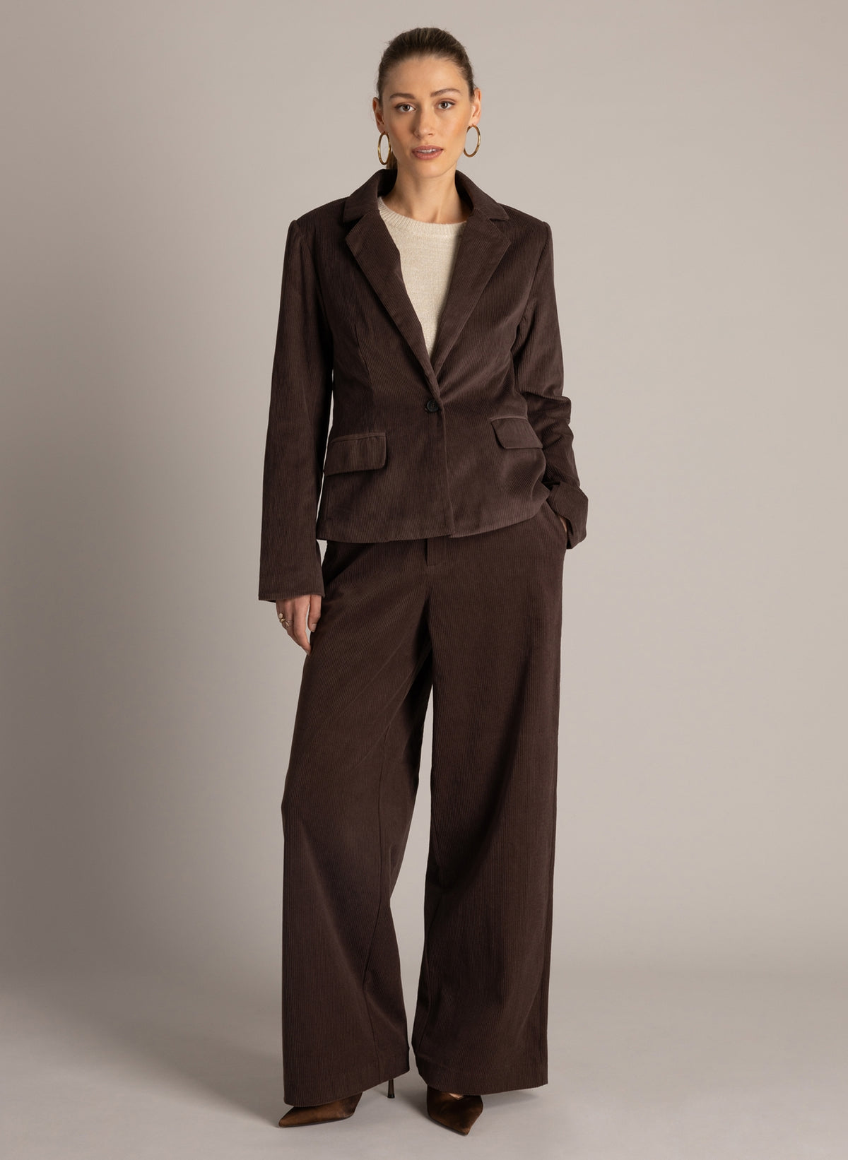 Ulaina | Brown