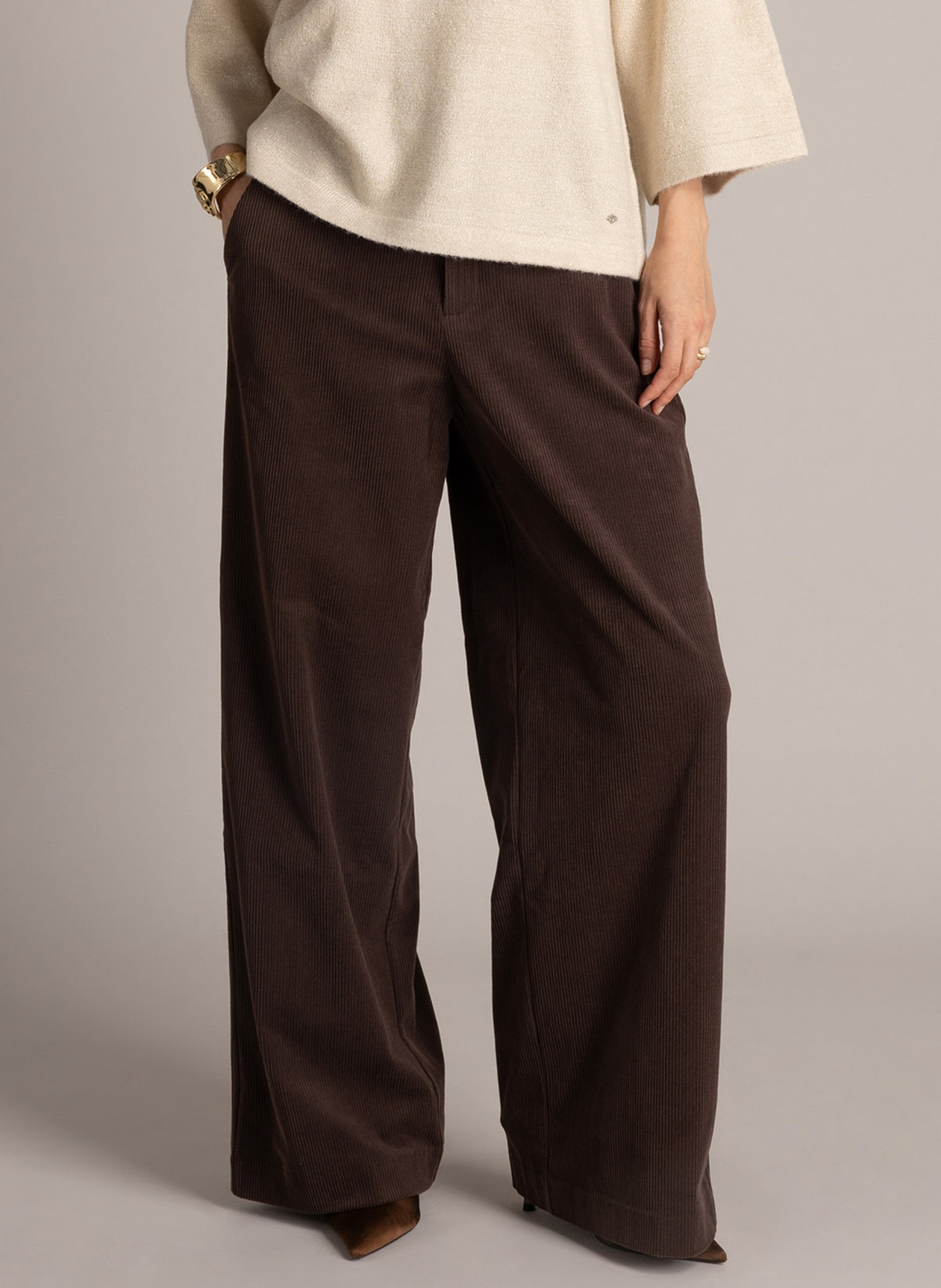 Uscha | Brown