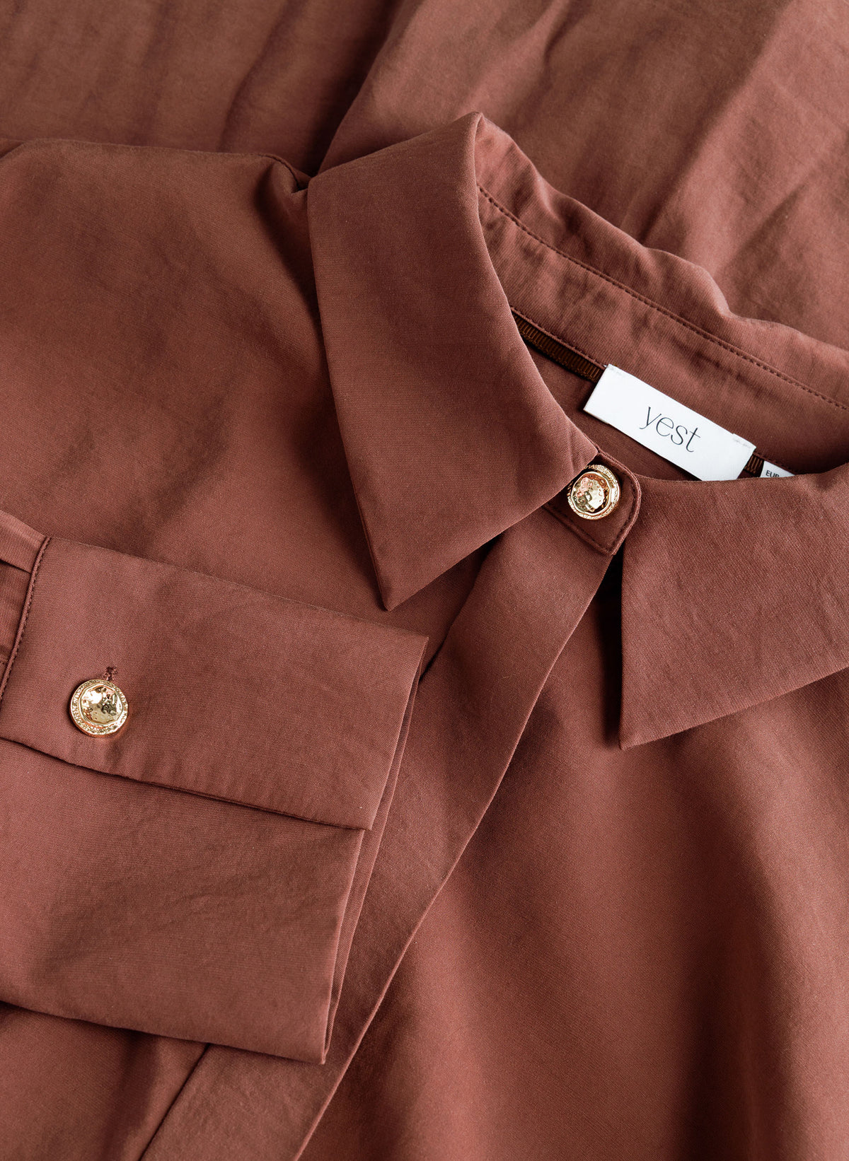 Clara Essential | Red Brown