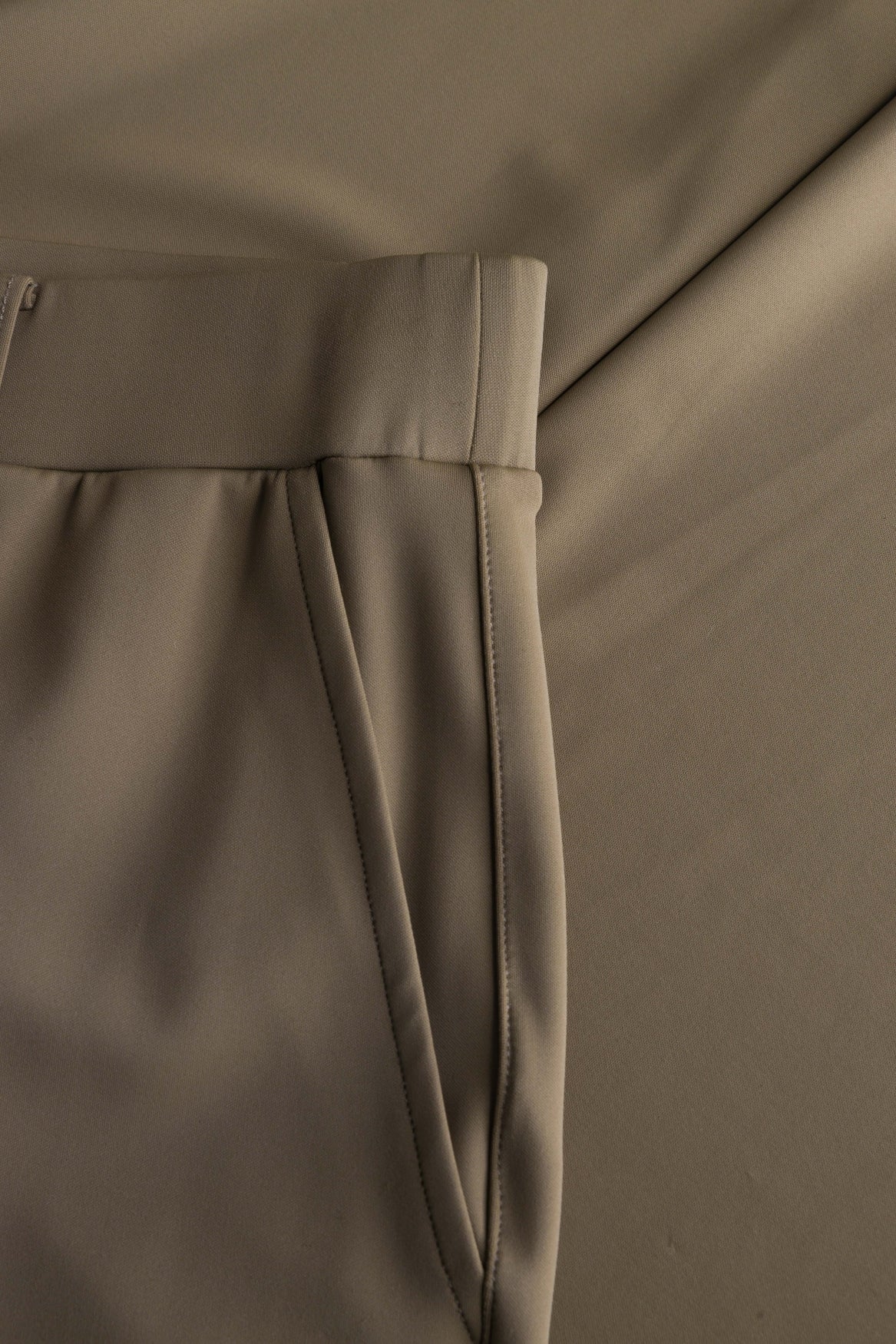 Celia Essential | Olive Green