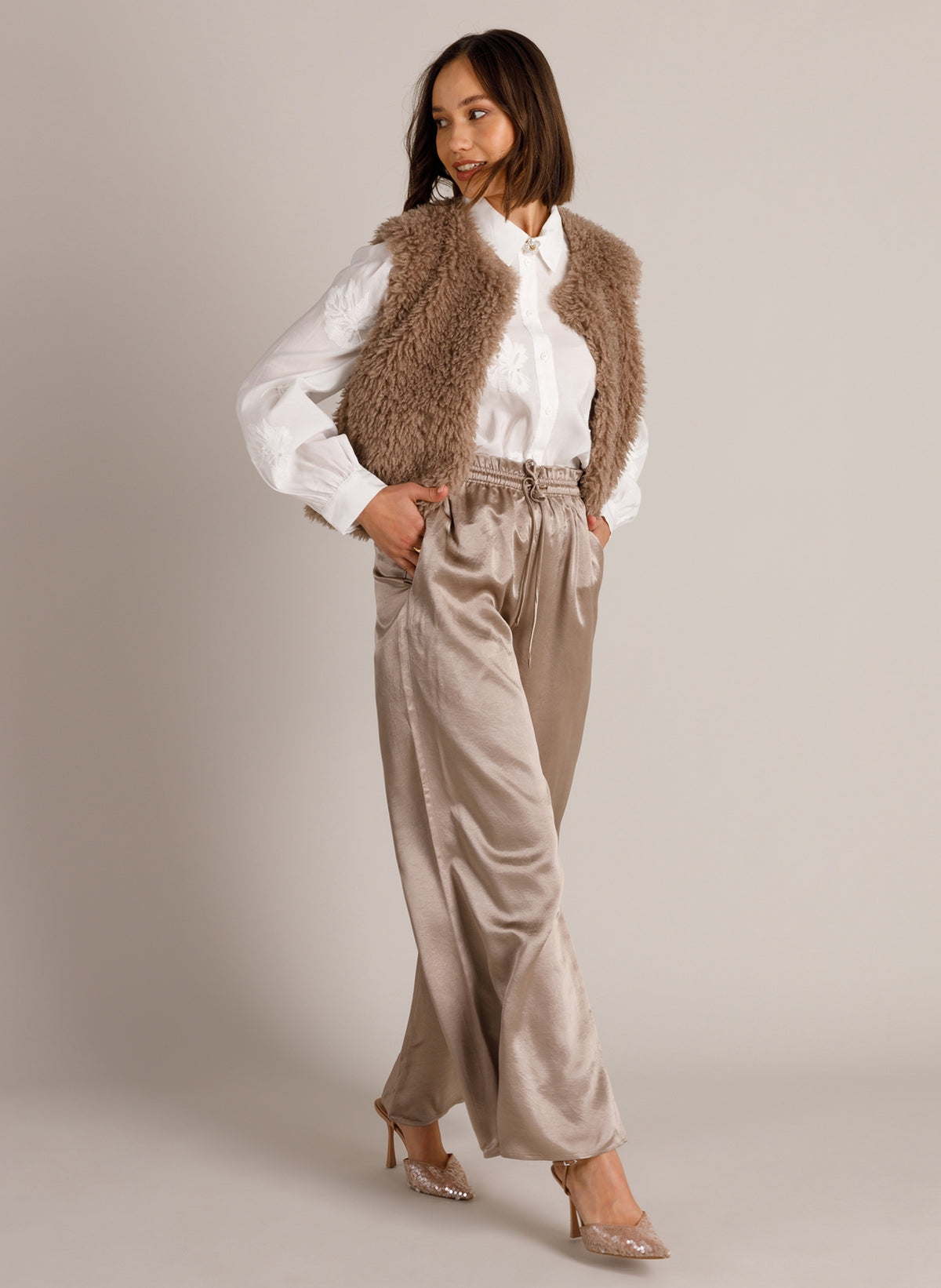 YYWilasia | Taupe Grey