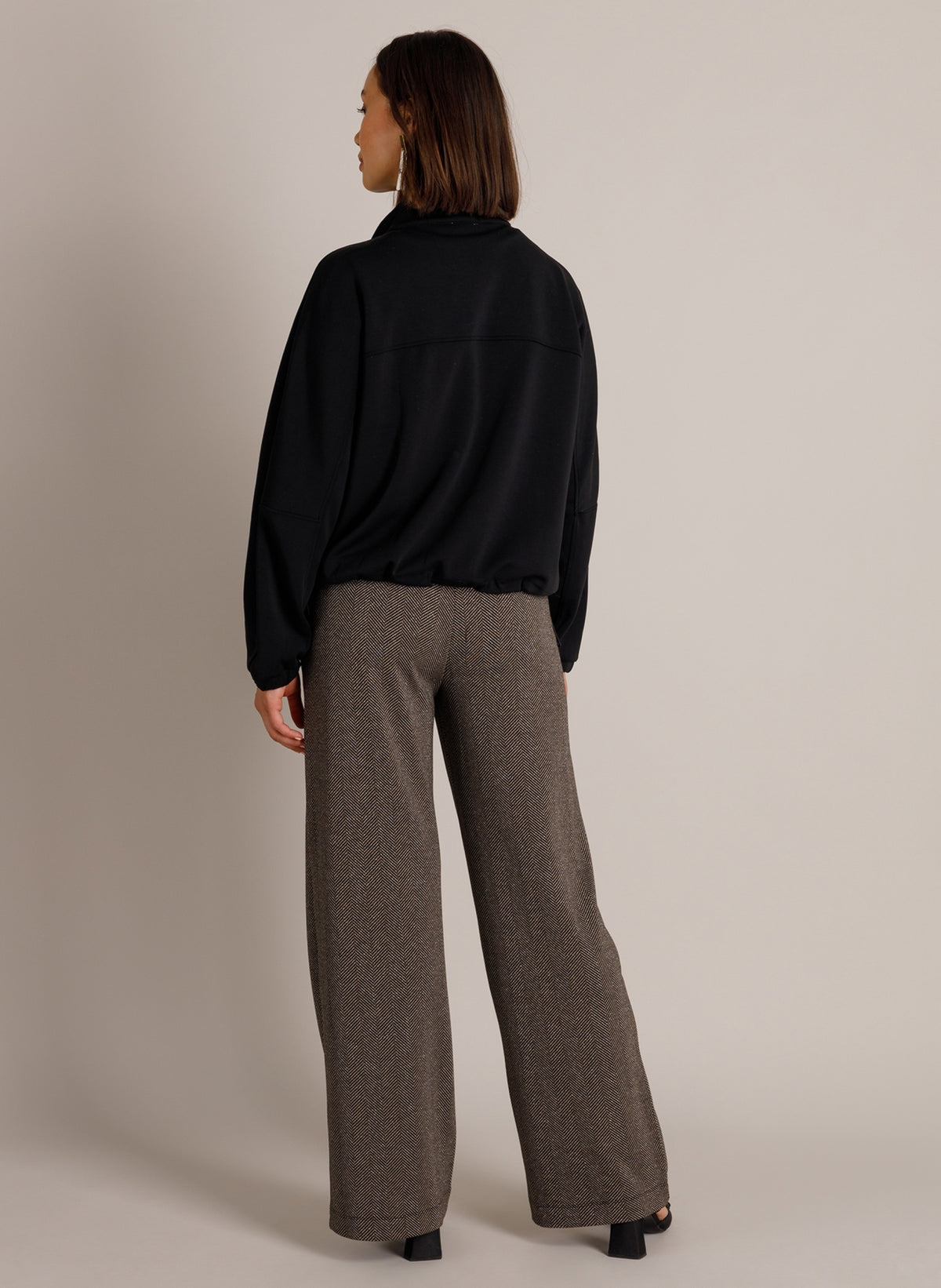 YYWeska | Black