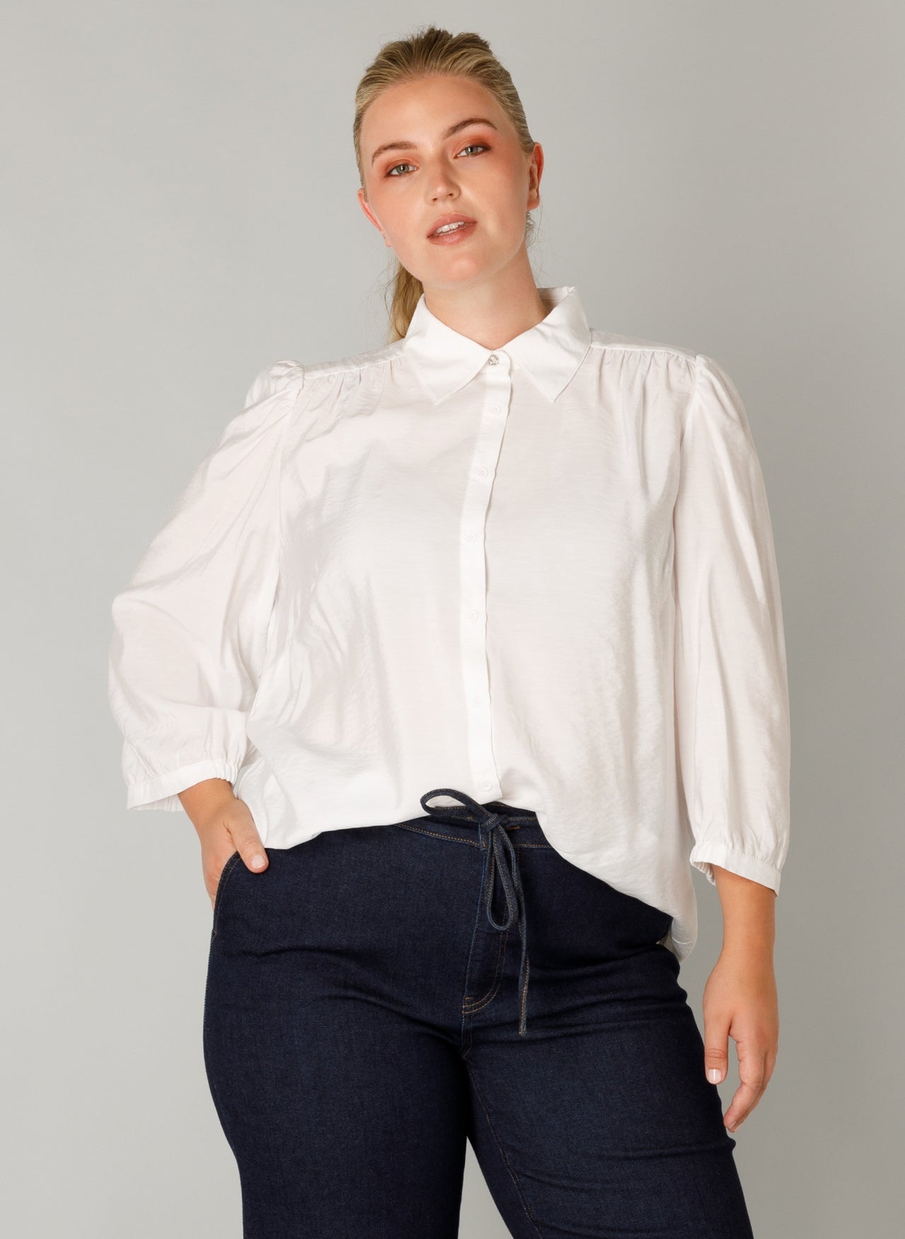 Vajenna Essential | Off White