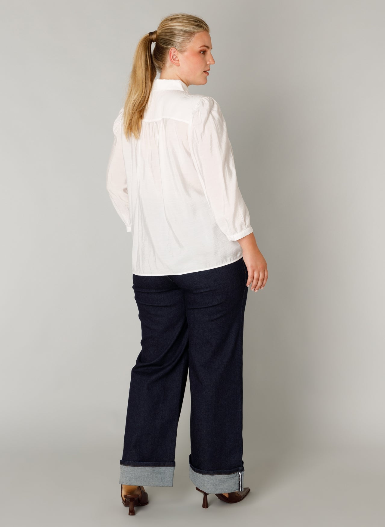 Vajenna Essential | Off White