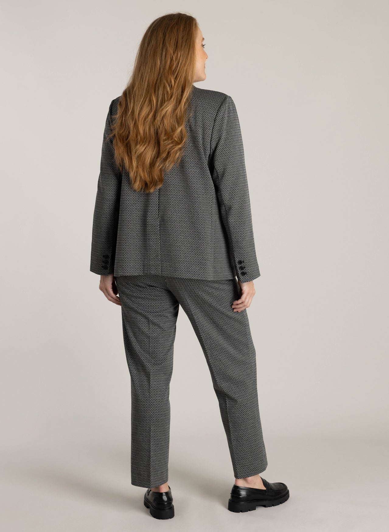 Helga | Black/Off White