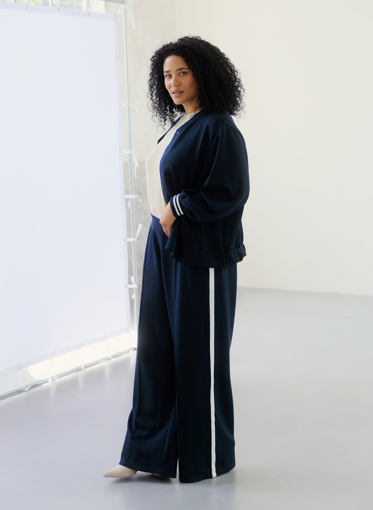 Jelisa | Navy/Off White