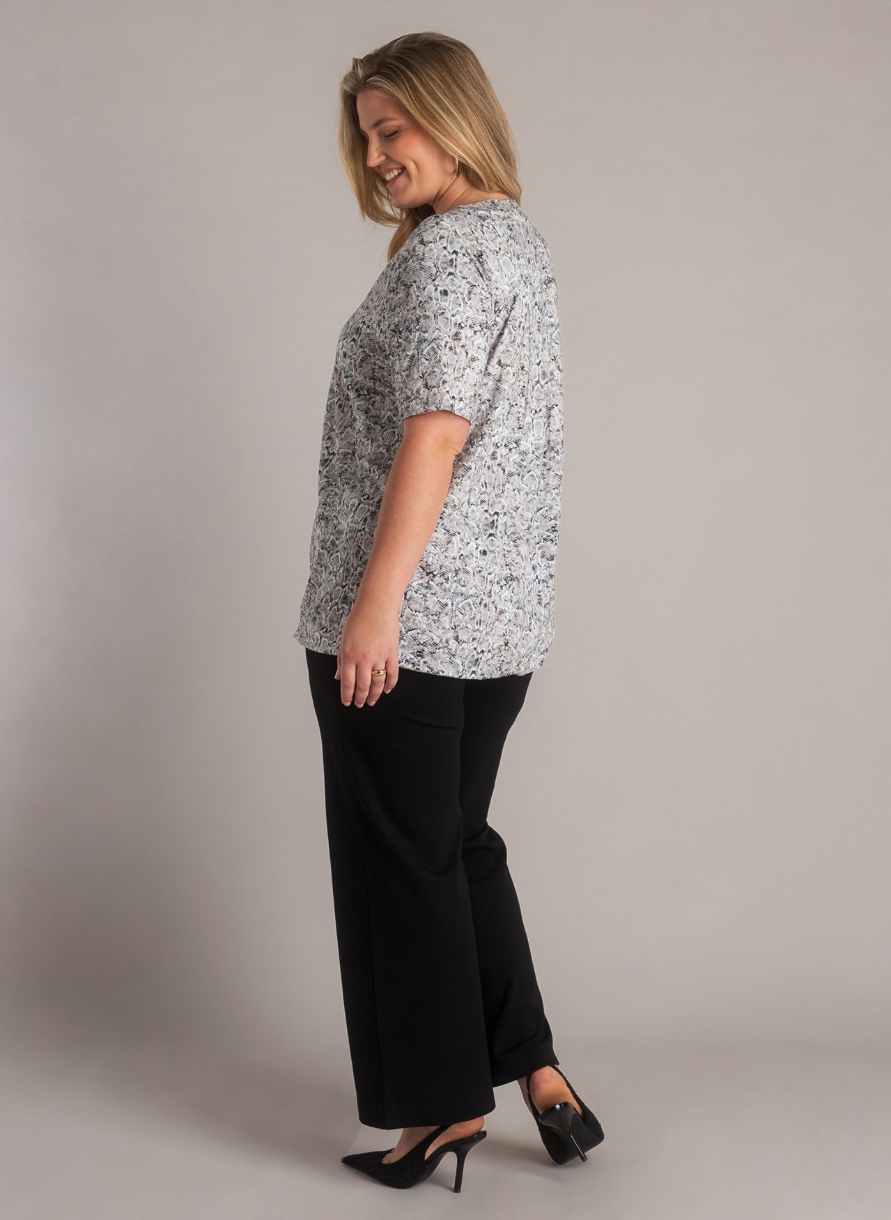 Veroni Essential | Black Multi Colour