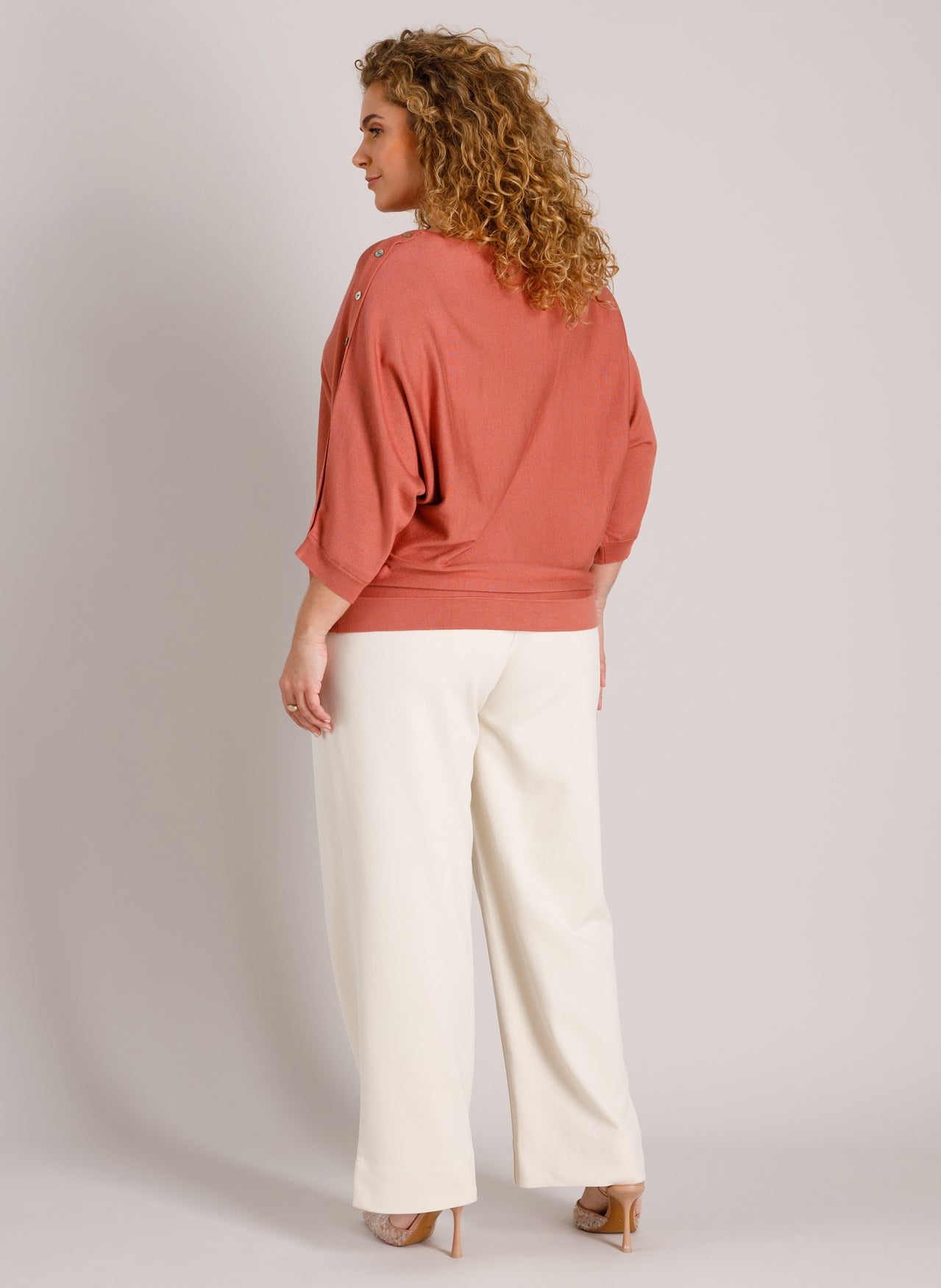 Valentina Essential | Dark Terra