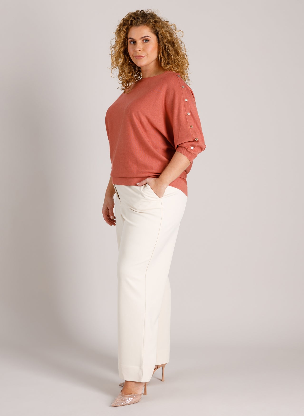 Valentina Essential | Dark Terra