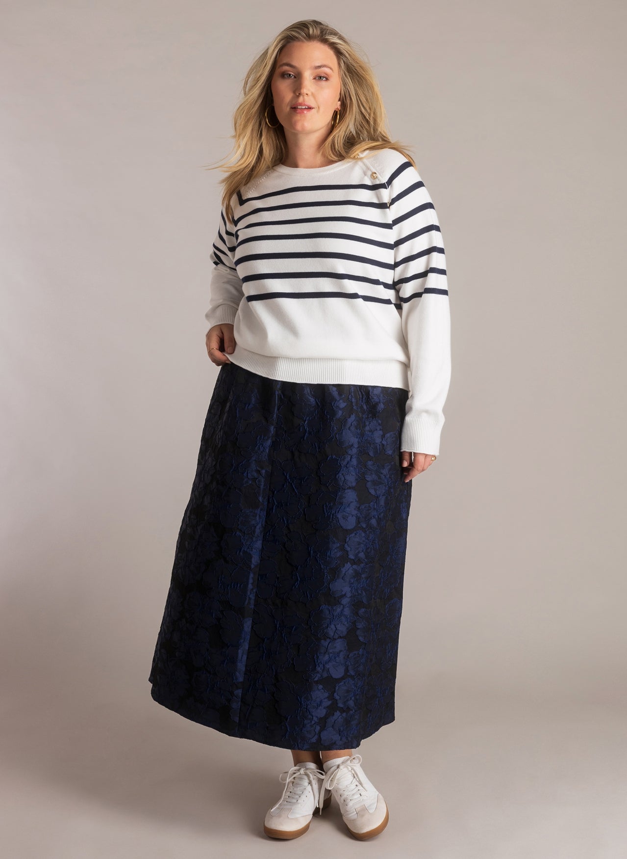 Jozina | Antique White/Navy