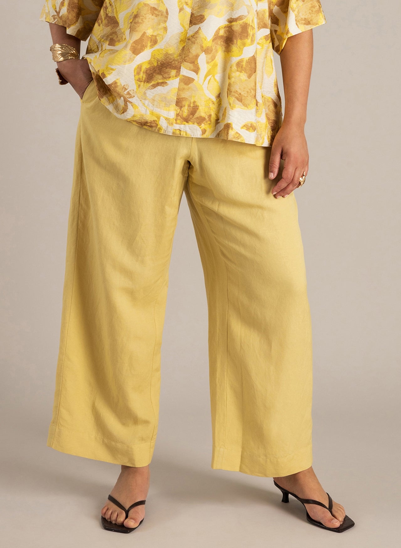 Trijntje Essential | Raffia Yellow