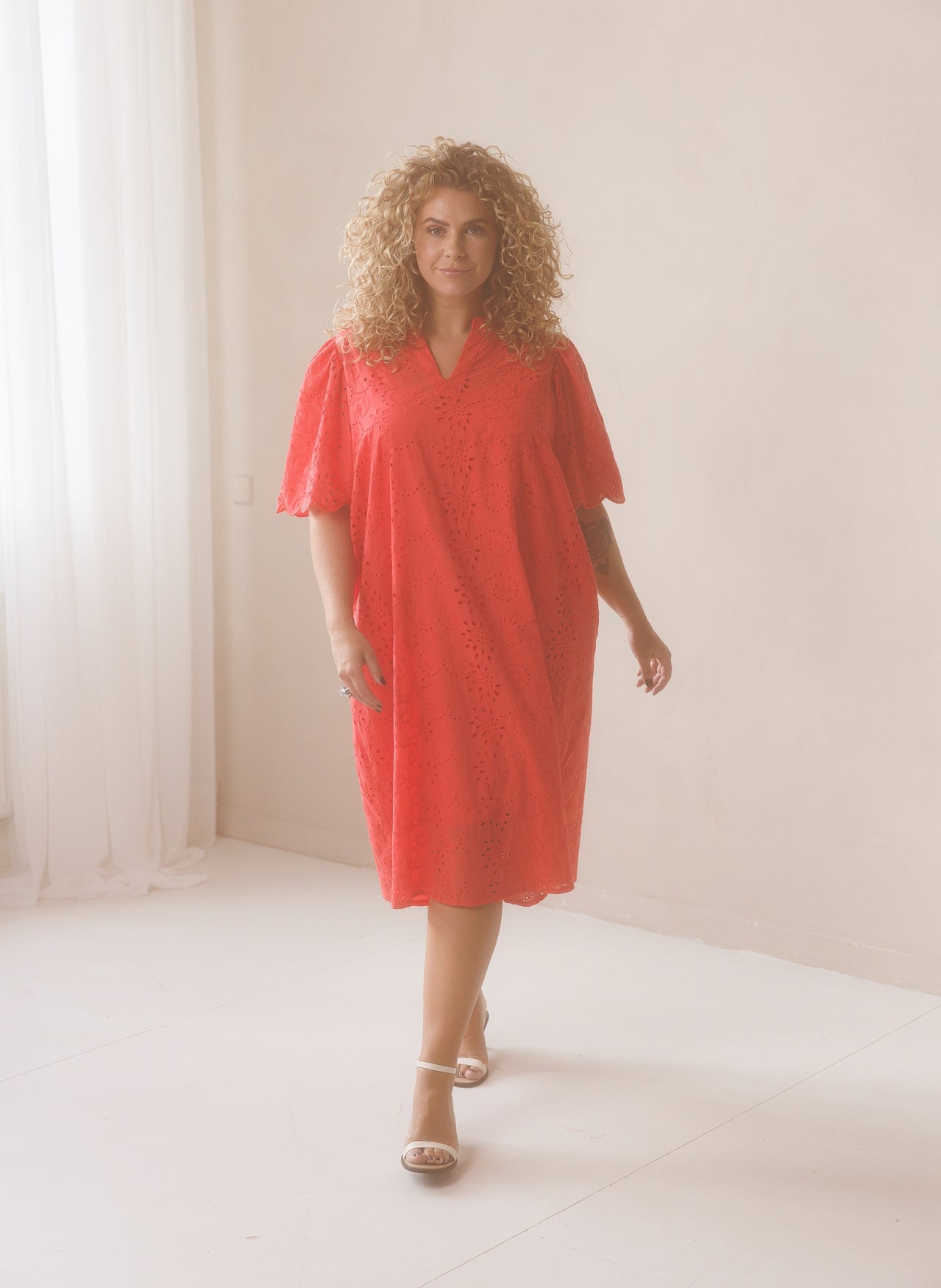 Nia | Hot Red