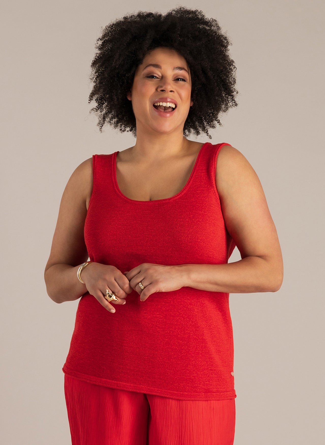 Nikaia | Hot Red