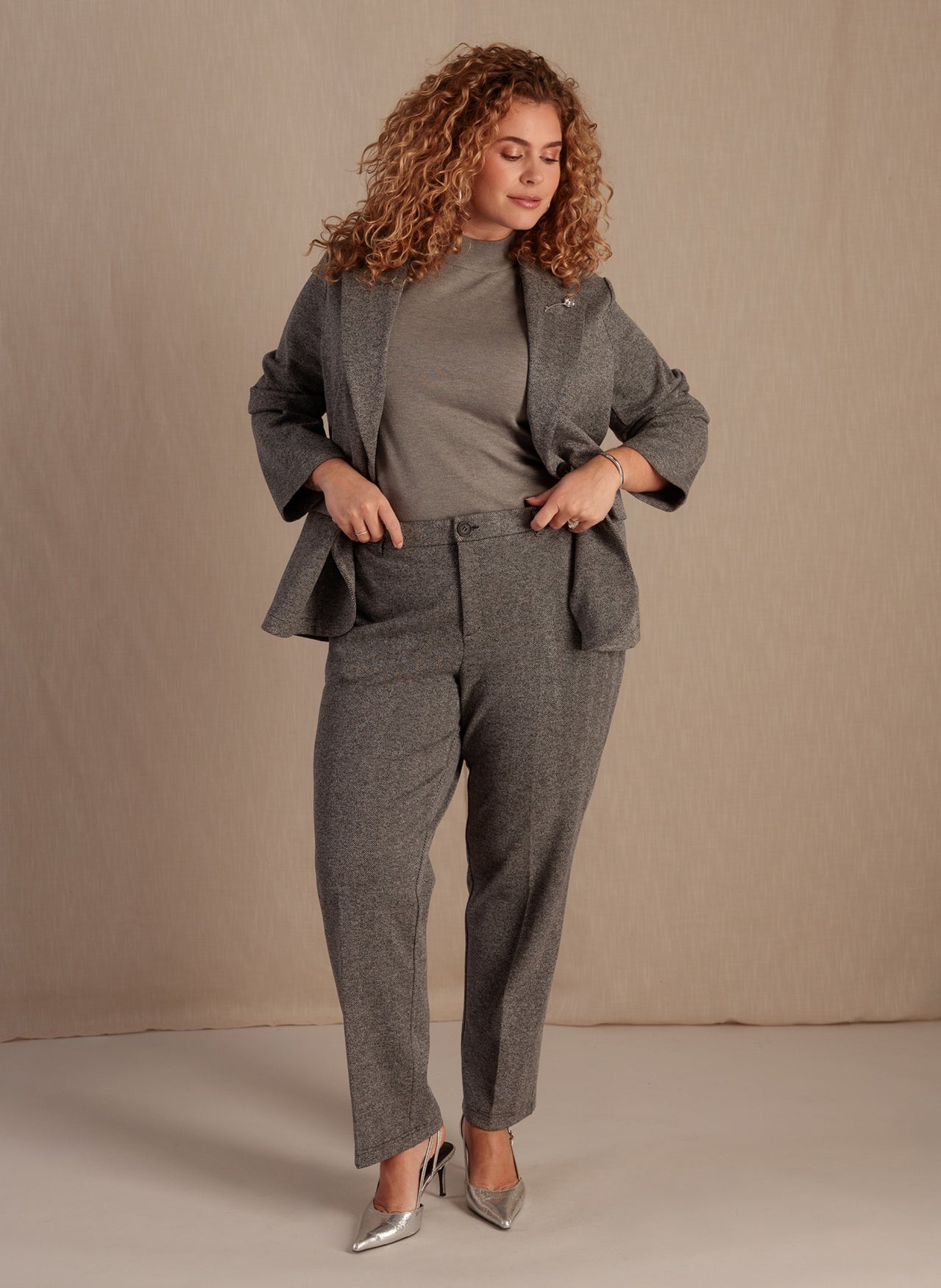 Fredrika Essential | Dark Grey/Multi-Colo