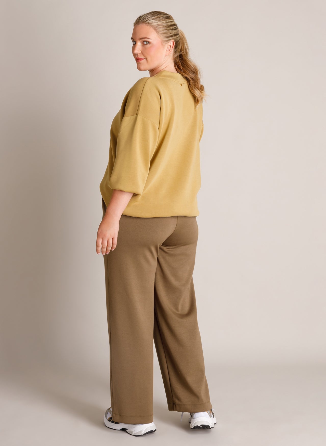 Teona | Bronze
