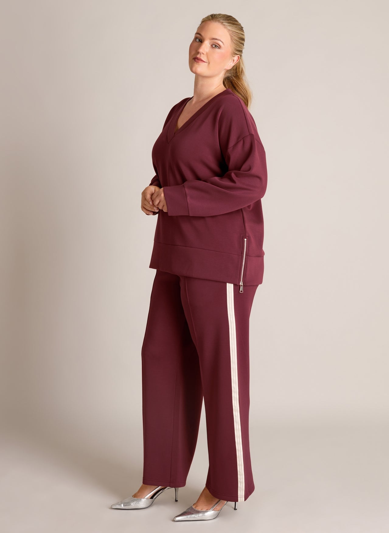 Jelisa Essential | Wine Red/Beige Cream