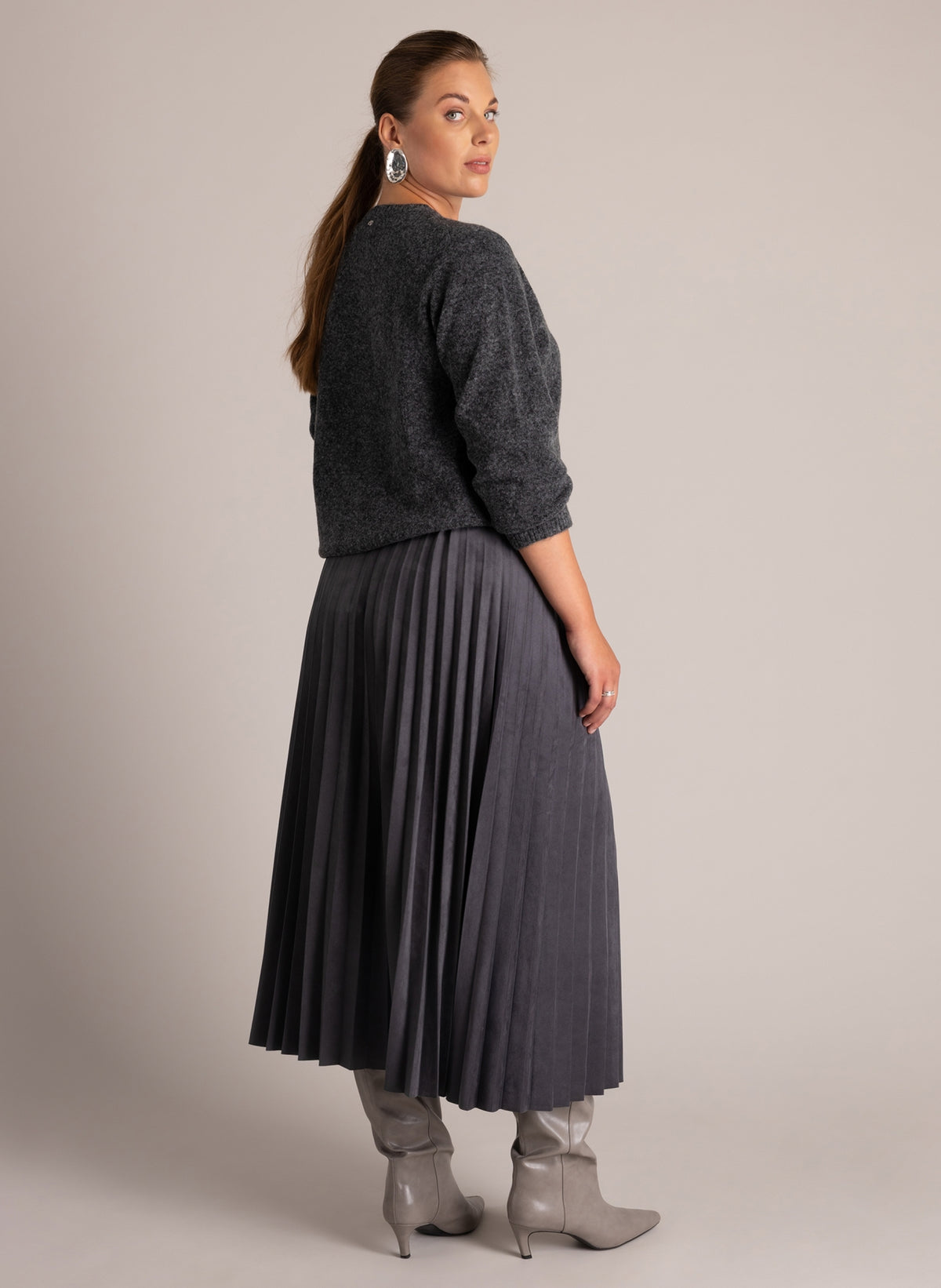 Vasia | Warm Grey