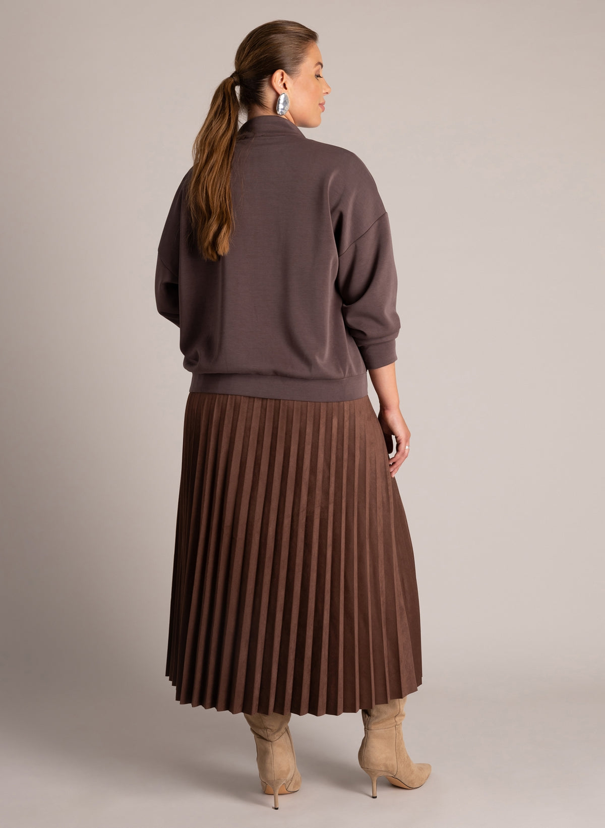 Virna | Brown