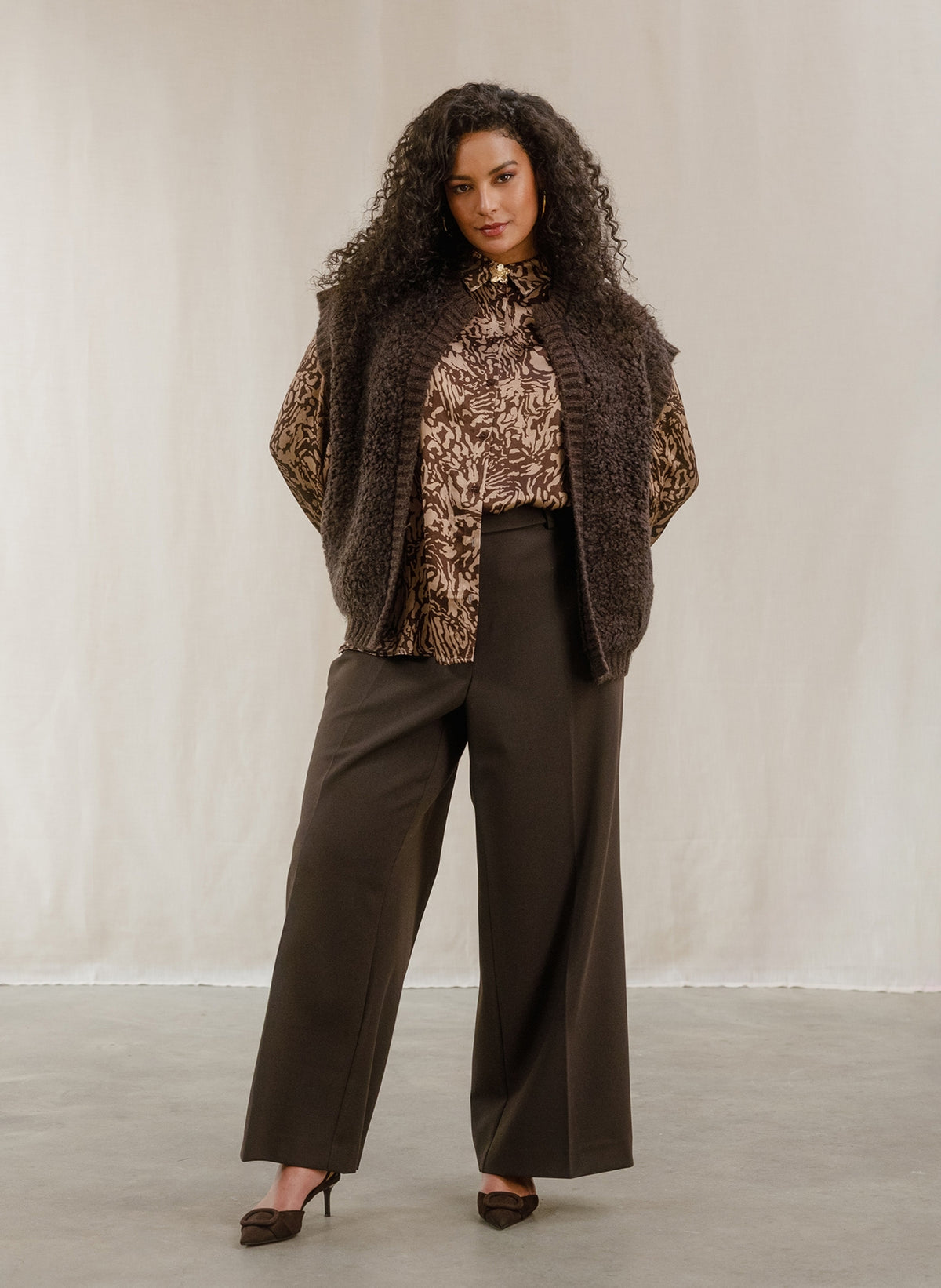 Vanya | Brown