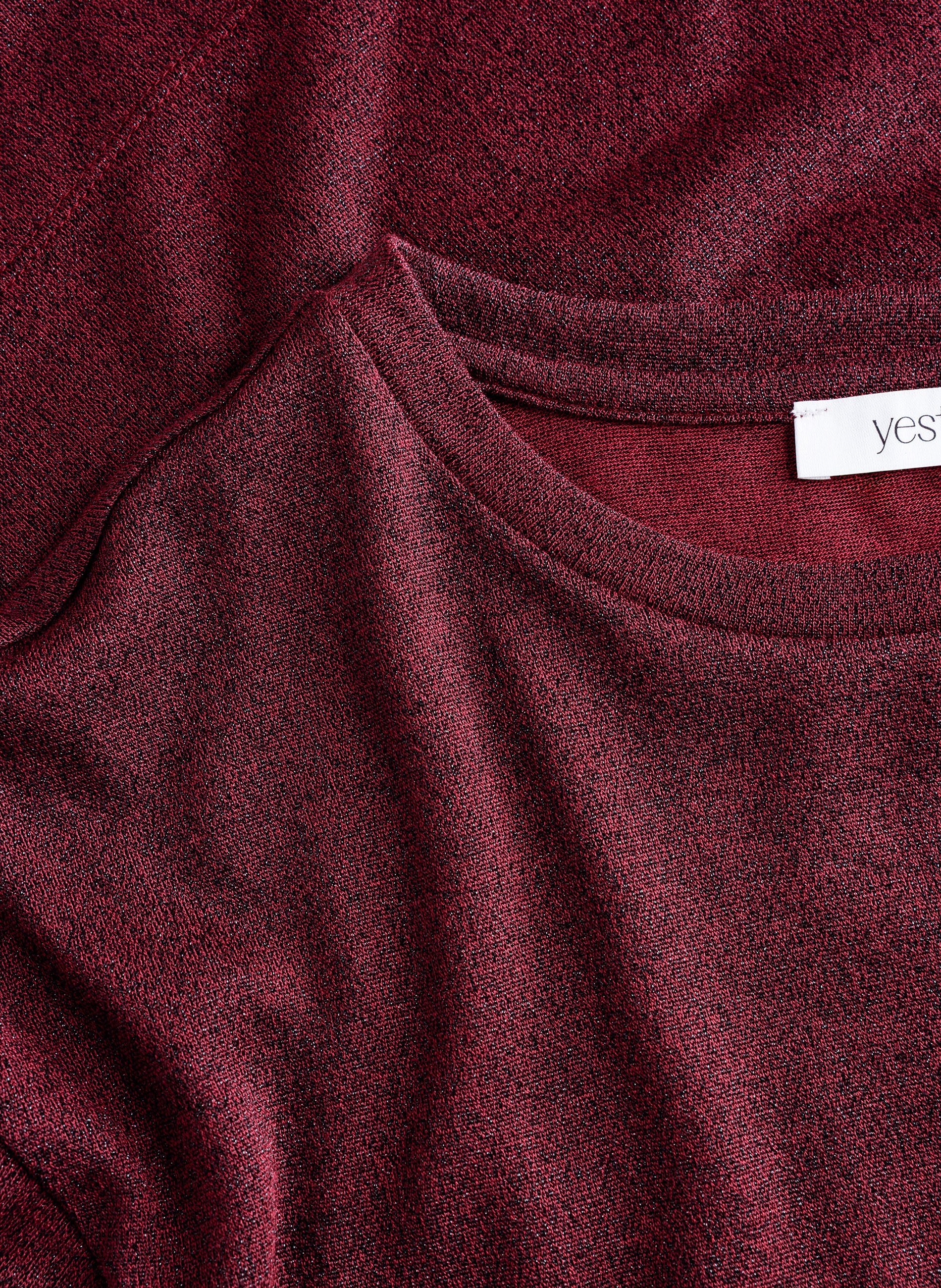 Tara | Wine Red