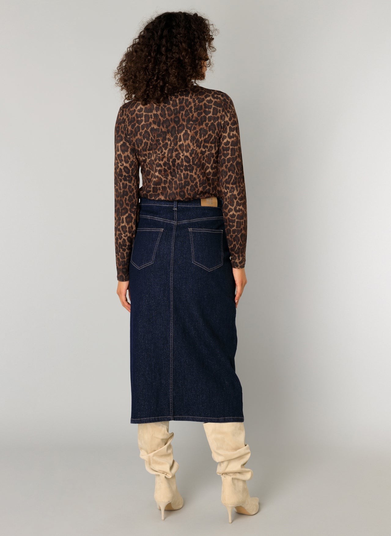 Omani Essential | Multi Leopard