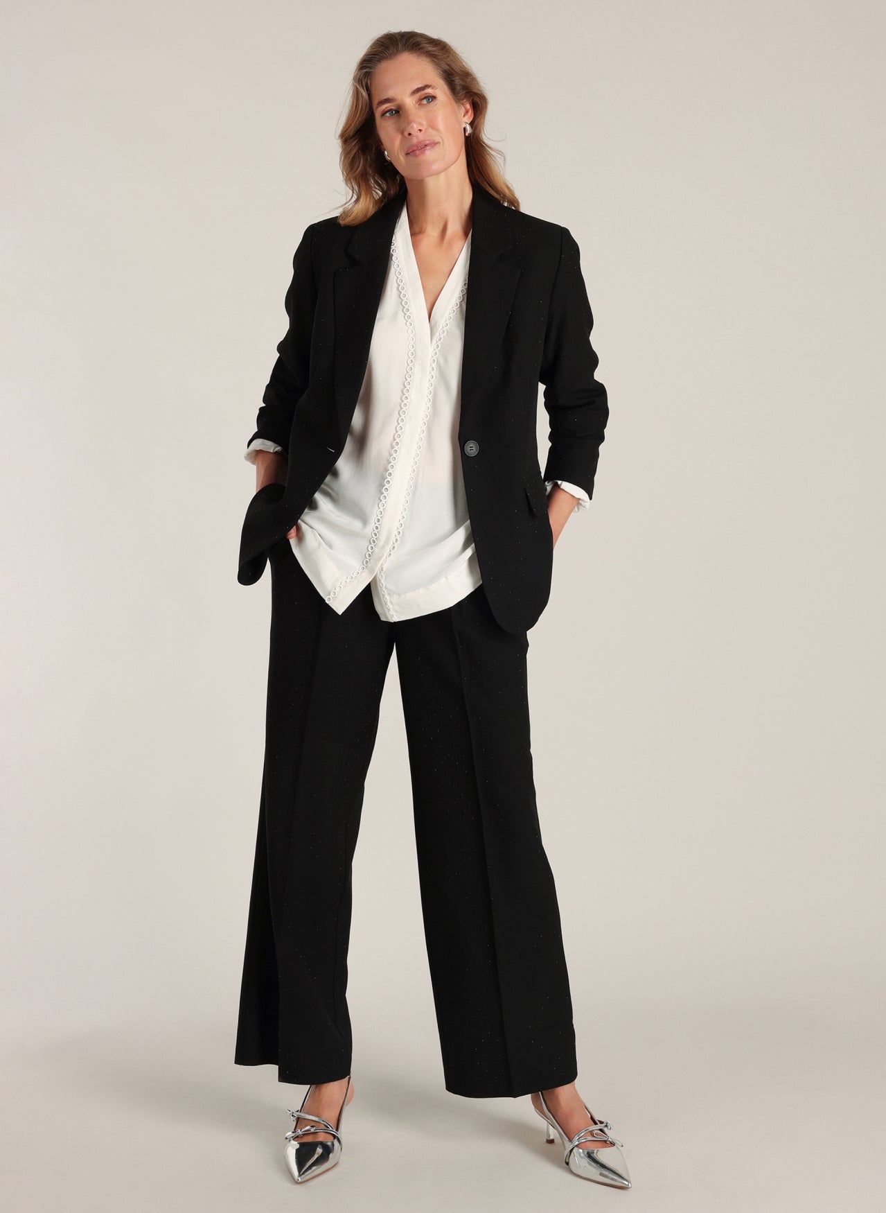 Patricia Essential | Black