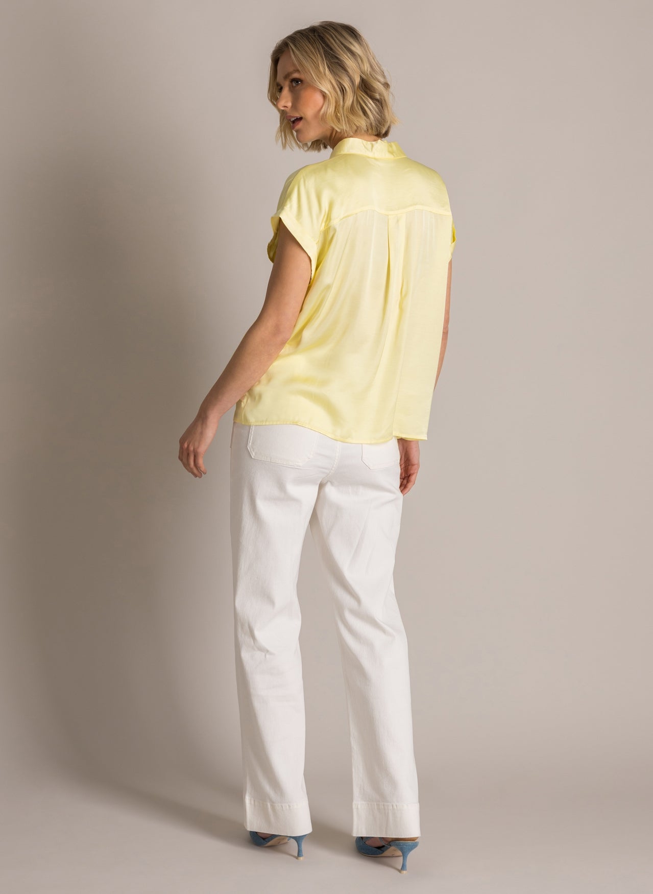 Sandra Essential | Pastel Yellow