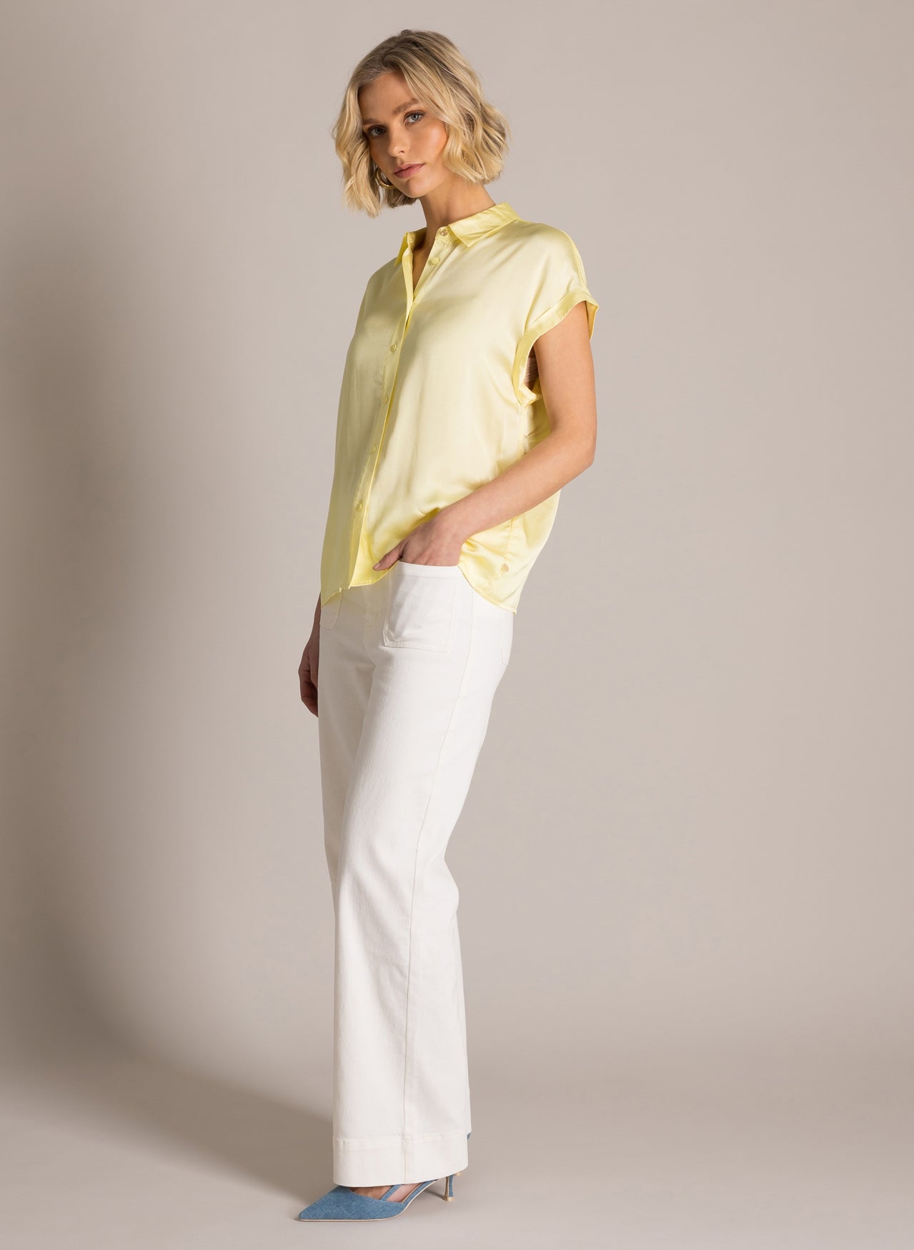 Sandra Essential | Pastel Yellow