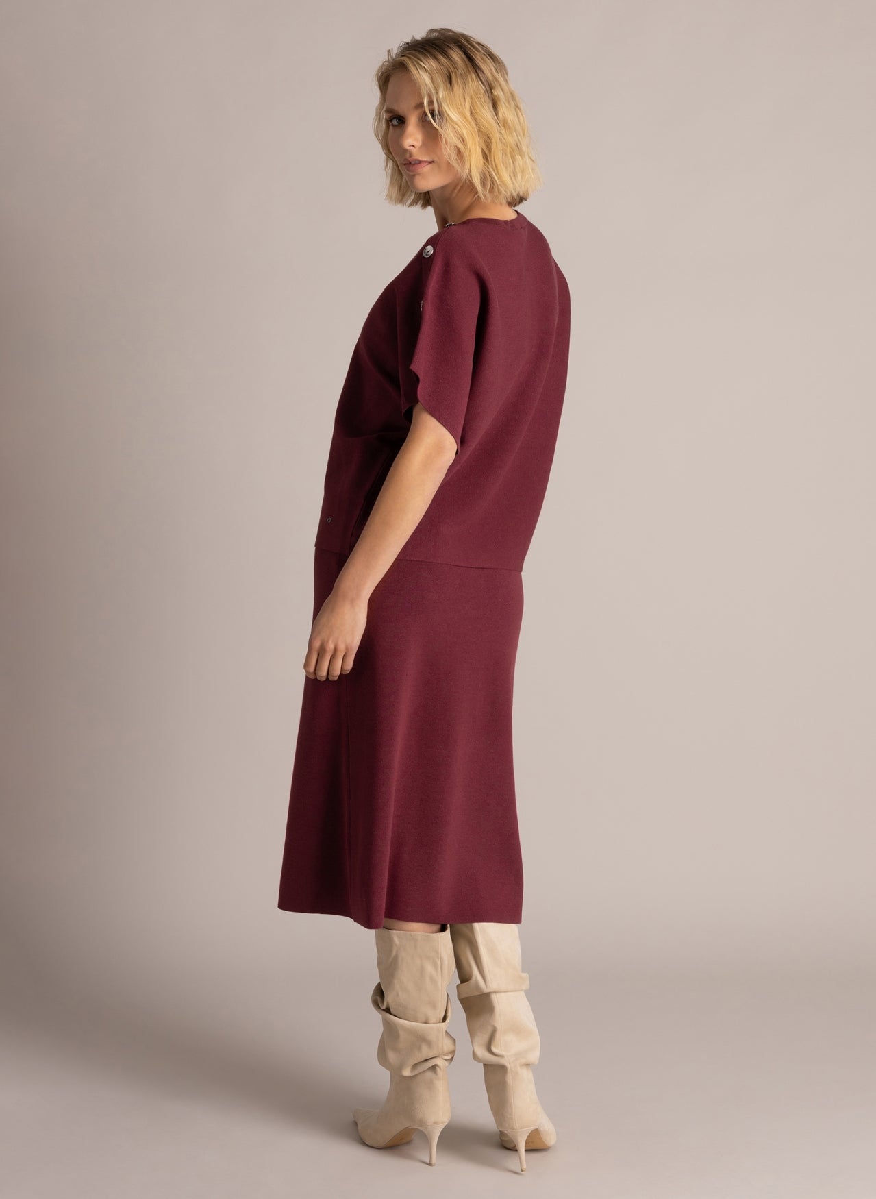 Sanneke | Wine Red