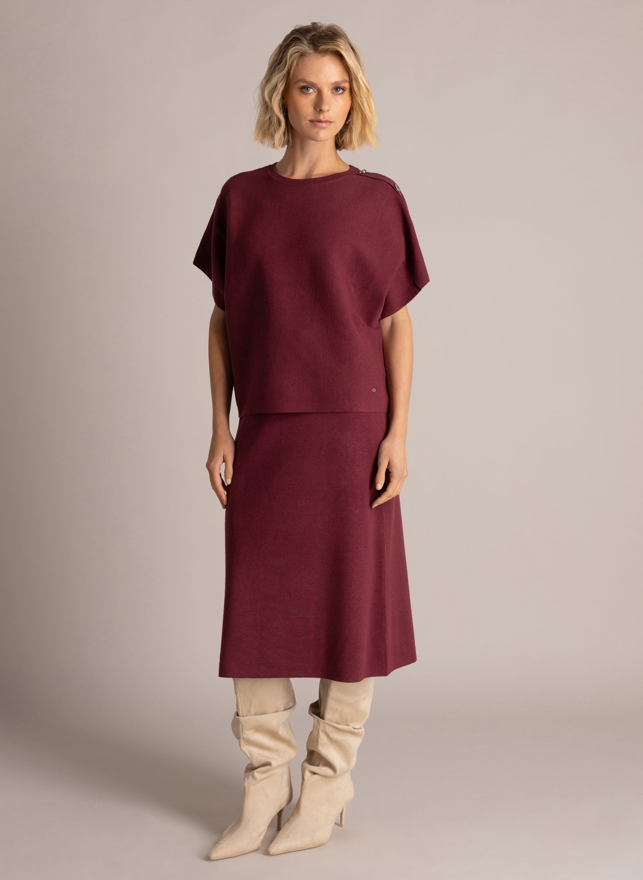 Sanneke | Wine Red