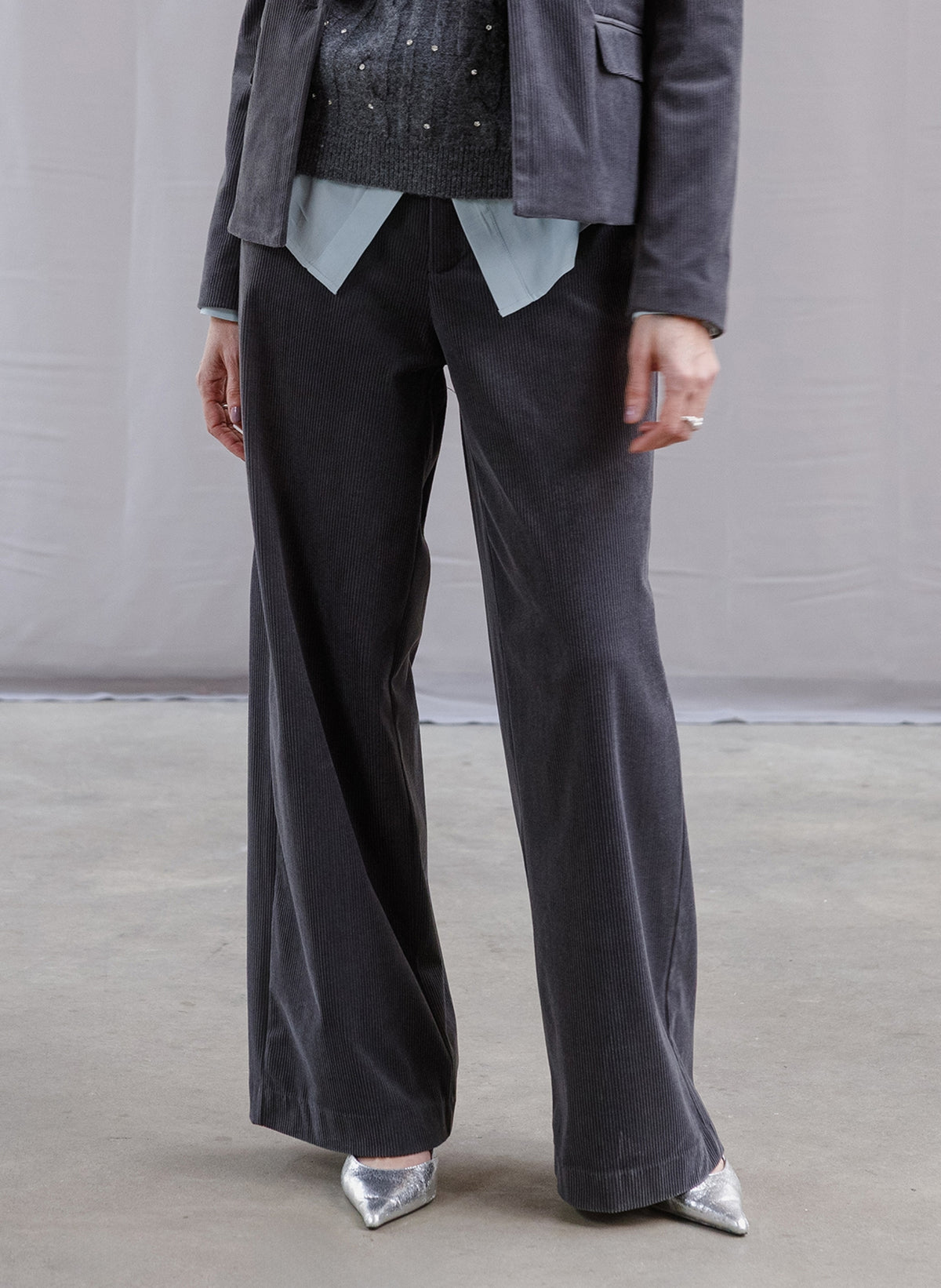 Uscha | Warm Grey