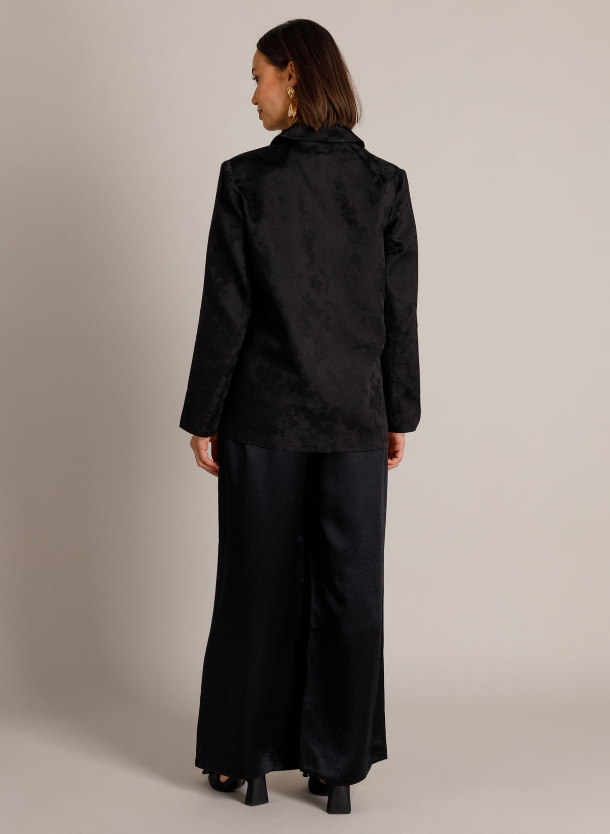 YYWalda | Black
