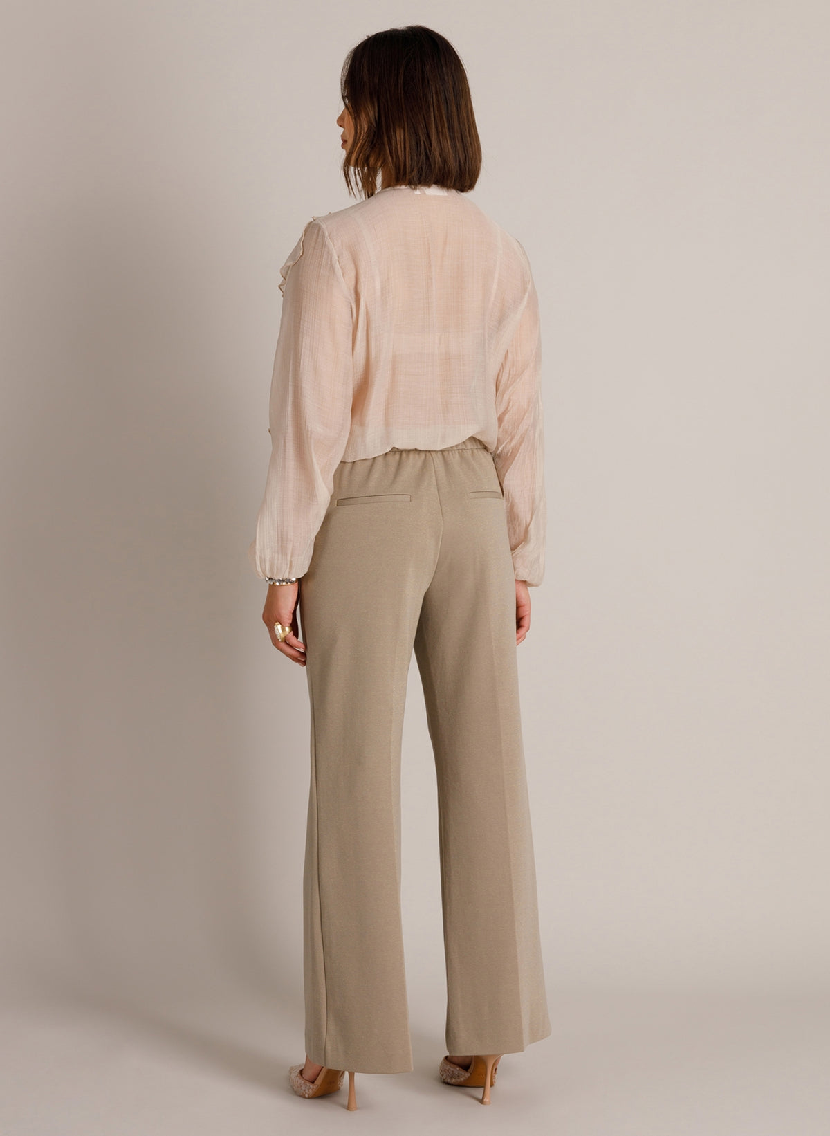 YYWinae | Taupe Grey