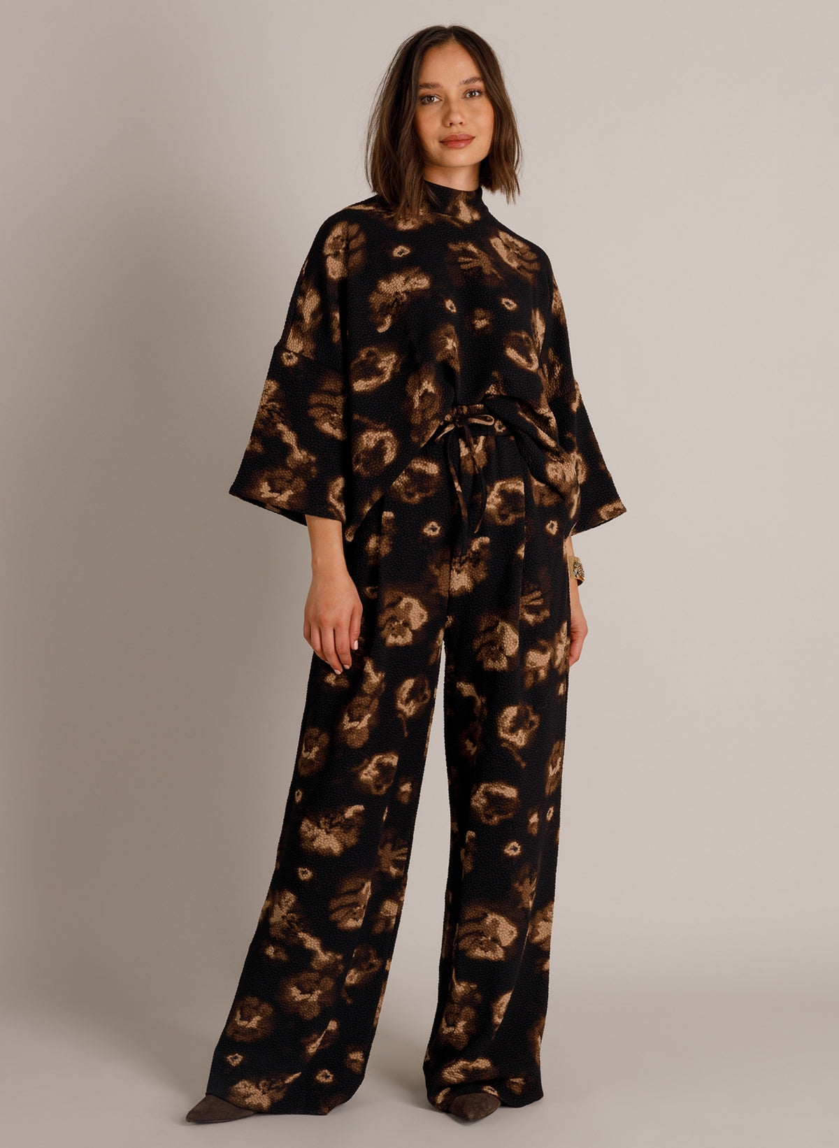 YYWinnie | Black Multi Colour