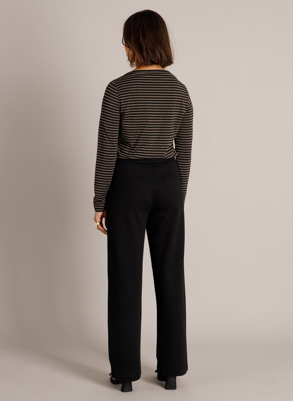 YYPaloma Essential | Black
