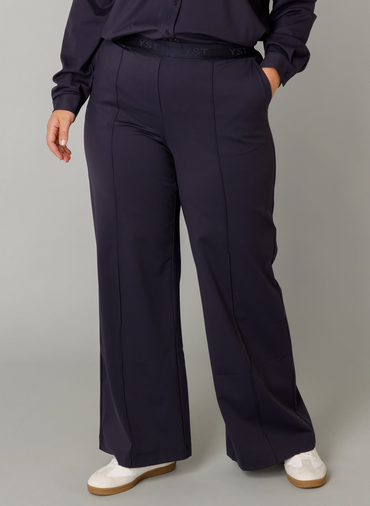 Robin Essential | Dark Navy