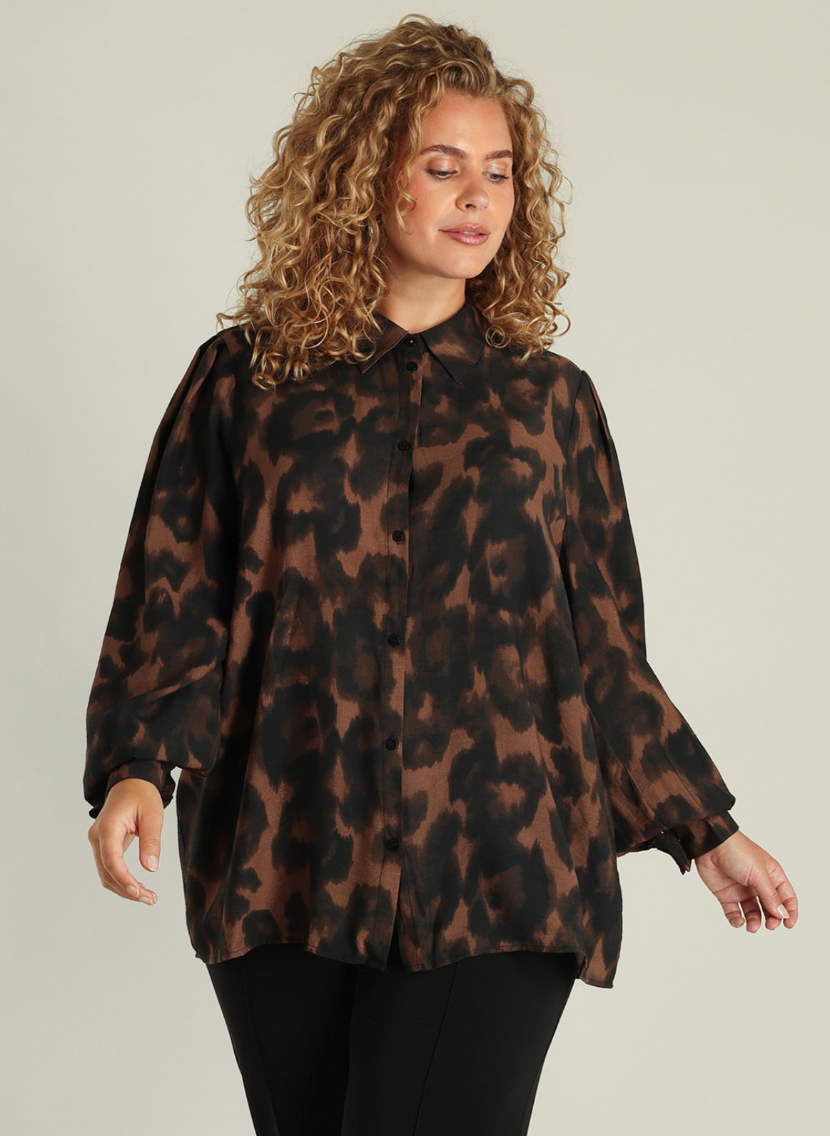 Geraldine | Warm Taupe/Multi-C