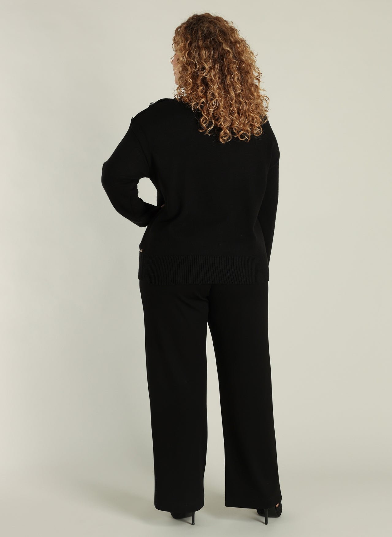 Ghislaine | Black
