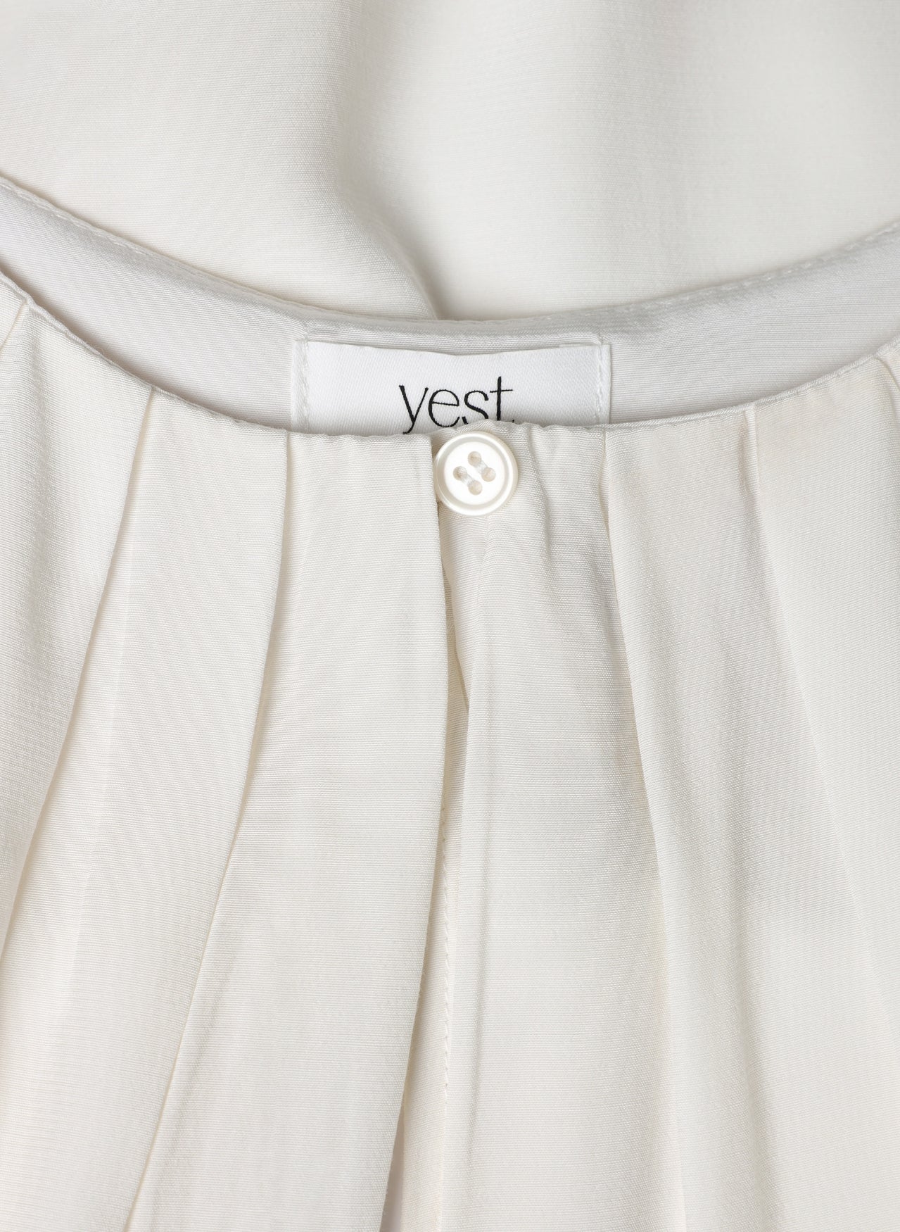 Hazel | Winter White