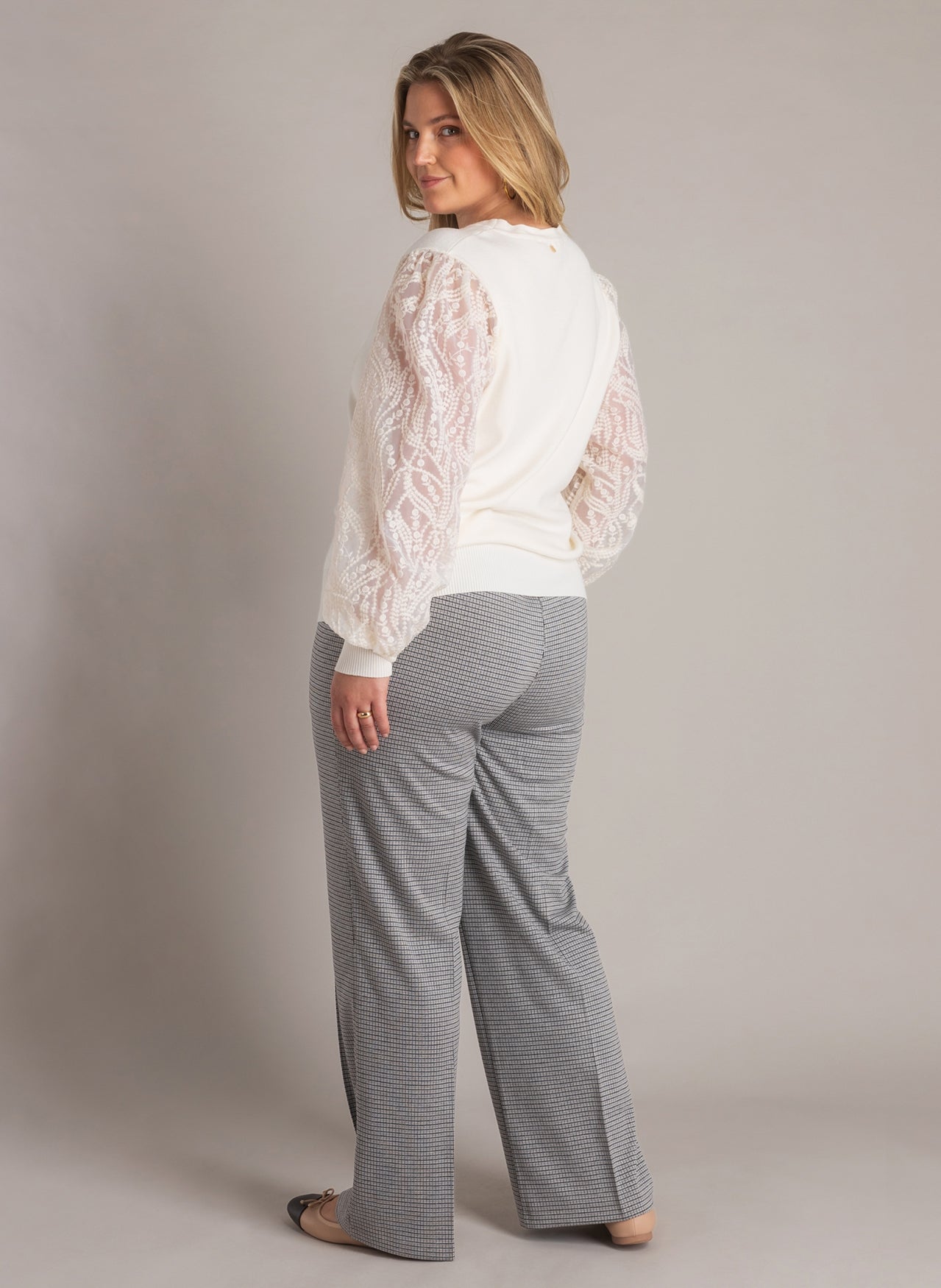 Jorunn | Antique White