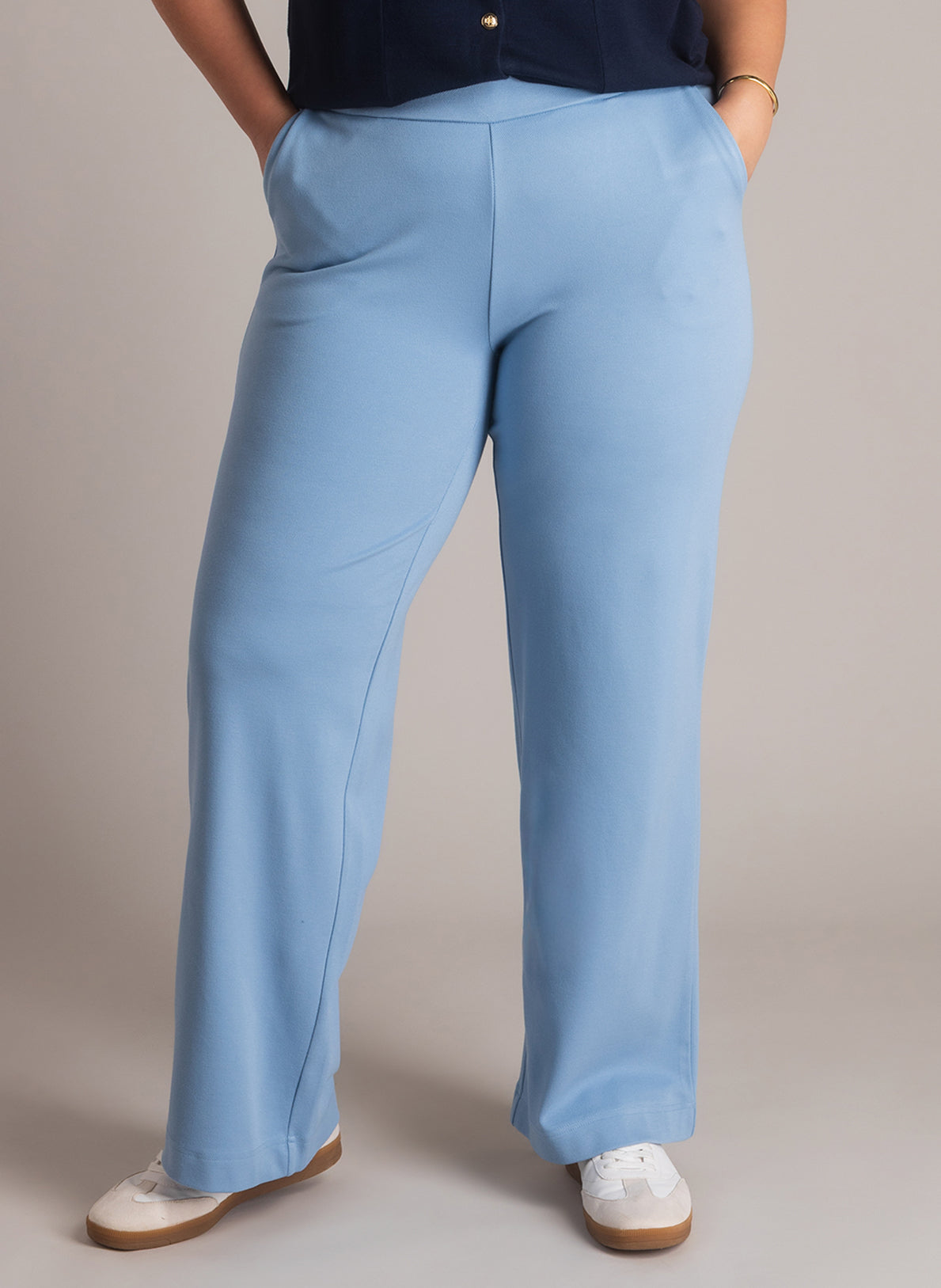 Nadeche Essential | Uniform Blue