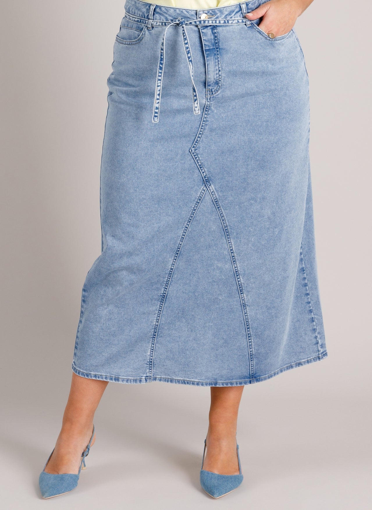 Wiebke Essential | Bleach Blue Denim