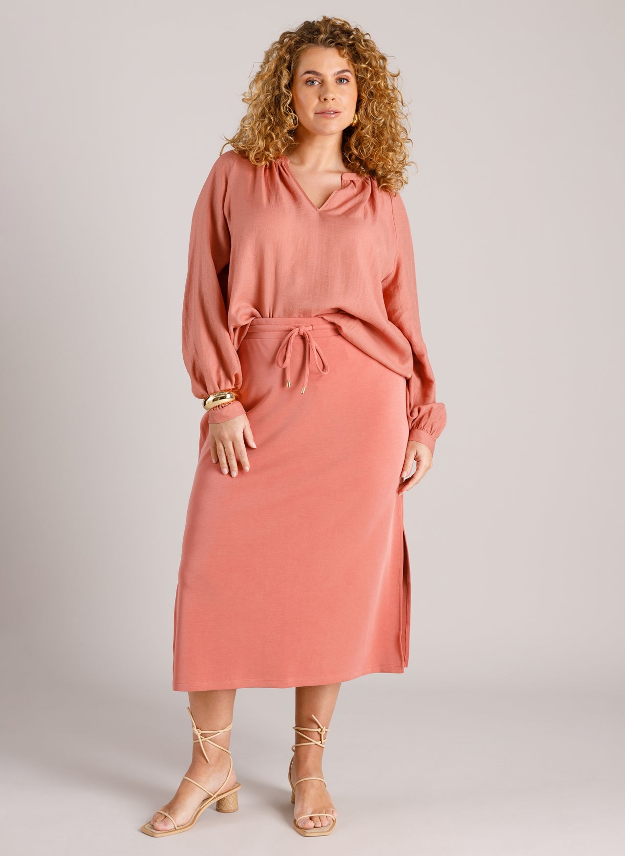 Wendelyn Essential | Dark Terra