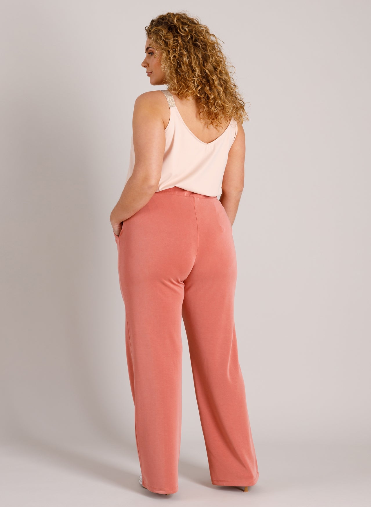 Ludmila | Dark Terra