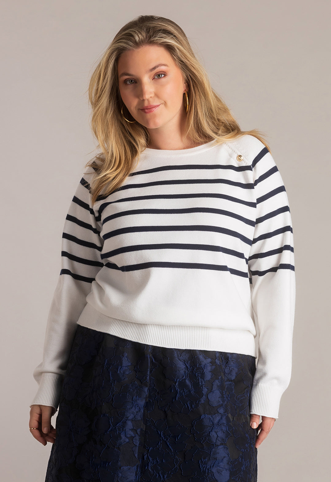 Jozina | Antique White/Navy