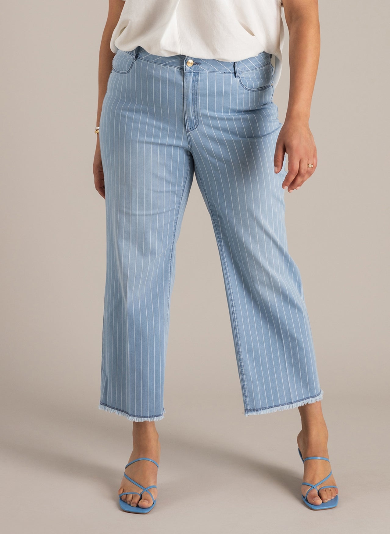 Nilia | Light Denim Bleached